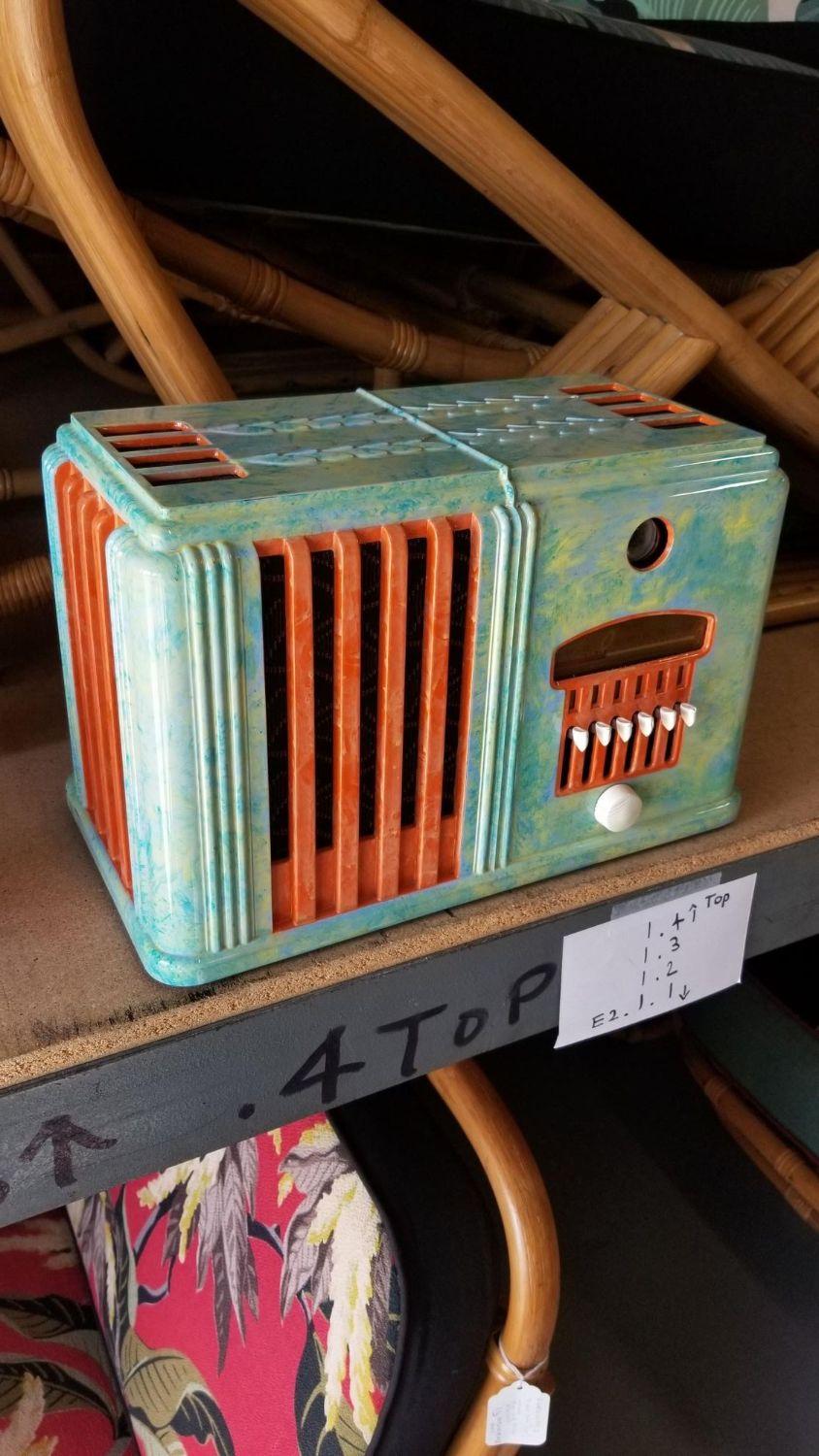 Plastic Set of 5 Mid Century AM Tube Radios