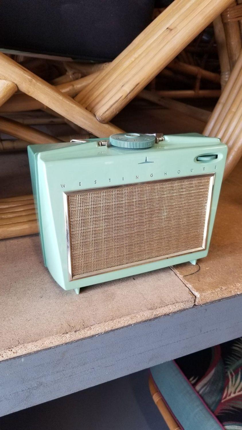 Set of 5 Mid Century AM Tube Radios 3