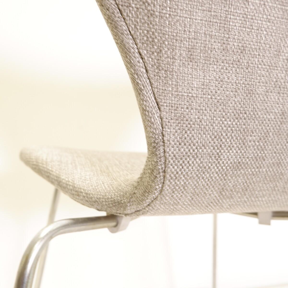 Set di 5 sedie di metà secolo di Arne Jacobsen per Fritz Hansen - Anni '60 in vendita 6