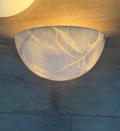 Juego de 5 apliques de pared de alabastro de diseño intemporal Art Decó moderno de mediados de siglo St.