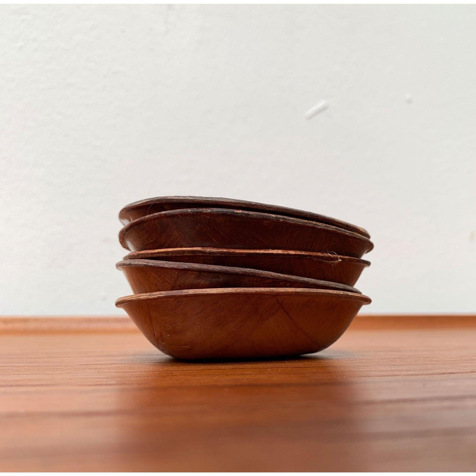 Ciotole in legno tedesche di metà secolo, anni '60, set di 5, in ottime condizioni. Progettato dal 1960 al 1969.

Informazioni aggiuntive:
Materiali: Wood
Colore: marrone
Stili: Medioevo Moderno
Paese di origine: Germania
Tipo di articolo: Vintage,