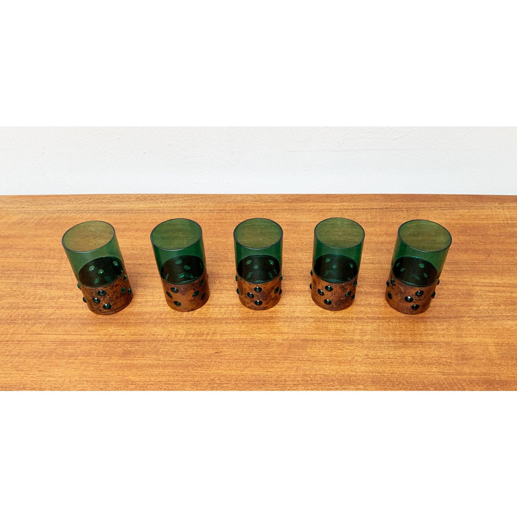 Juego de 5 vasos de vidrio verde y cobre de mediados de siglo, Nanny Still, años 60 Metal en venta