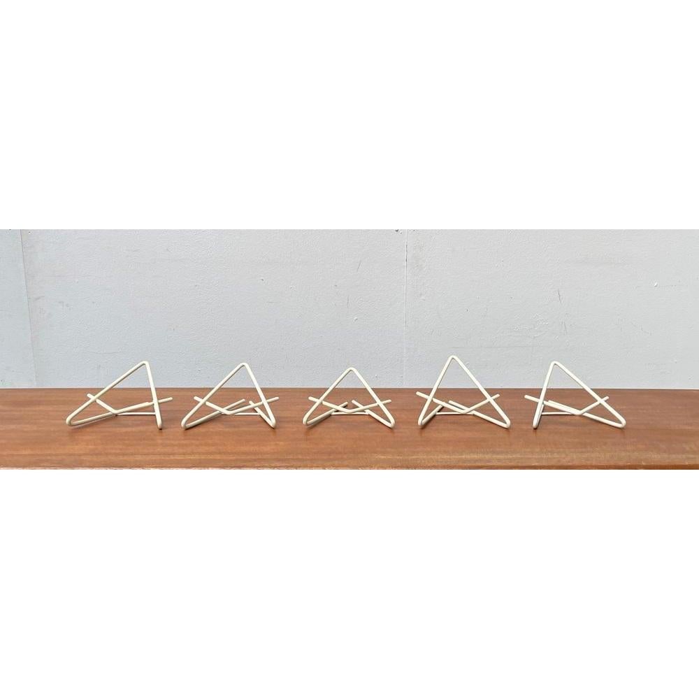 Appendiabiti minimalista in metallo di metà secolo, anni '60, set di 5, in ottime condizioni. Progettato dal 1960 al 1969

Informazioni aggiuntive:
Materiali: Metallo
Stile: Moderno di metà secolo, Minimalista
Paese di origine: Germania
Colore: