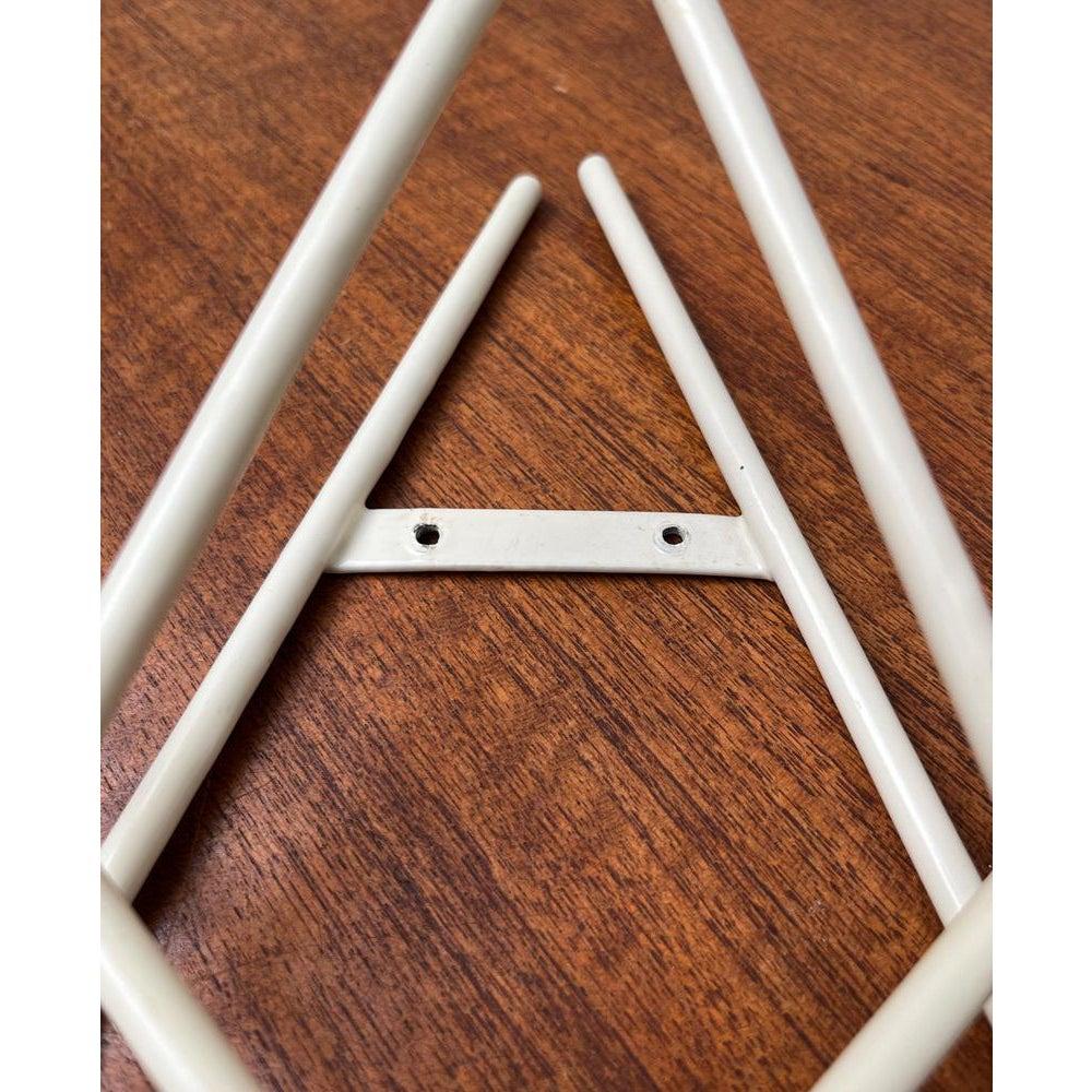 Set di 5 appendiabiti minimalisti di metà secolo in metallo, anni '60 in vendita 2