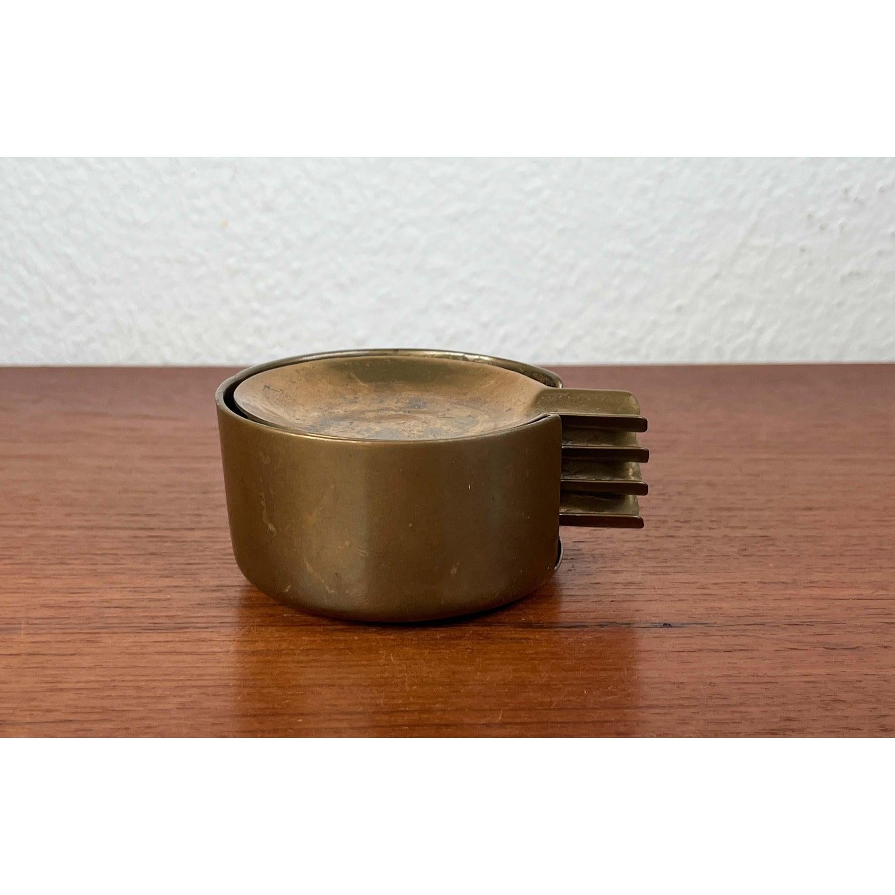 Juego de 5 ceniceros apilables de latón austriaco moderno de mediados de siglo, años 60 en venta 2
