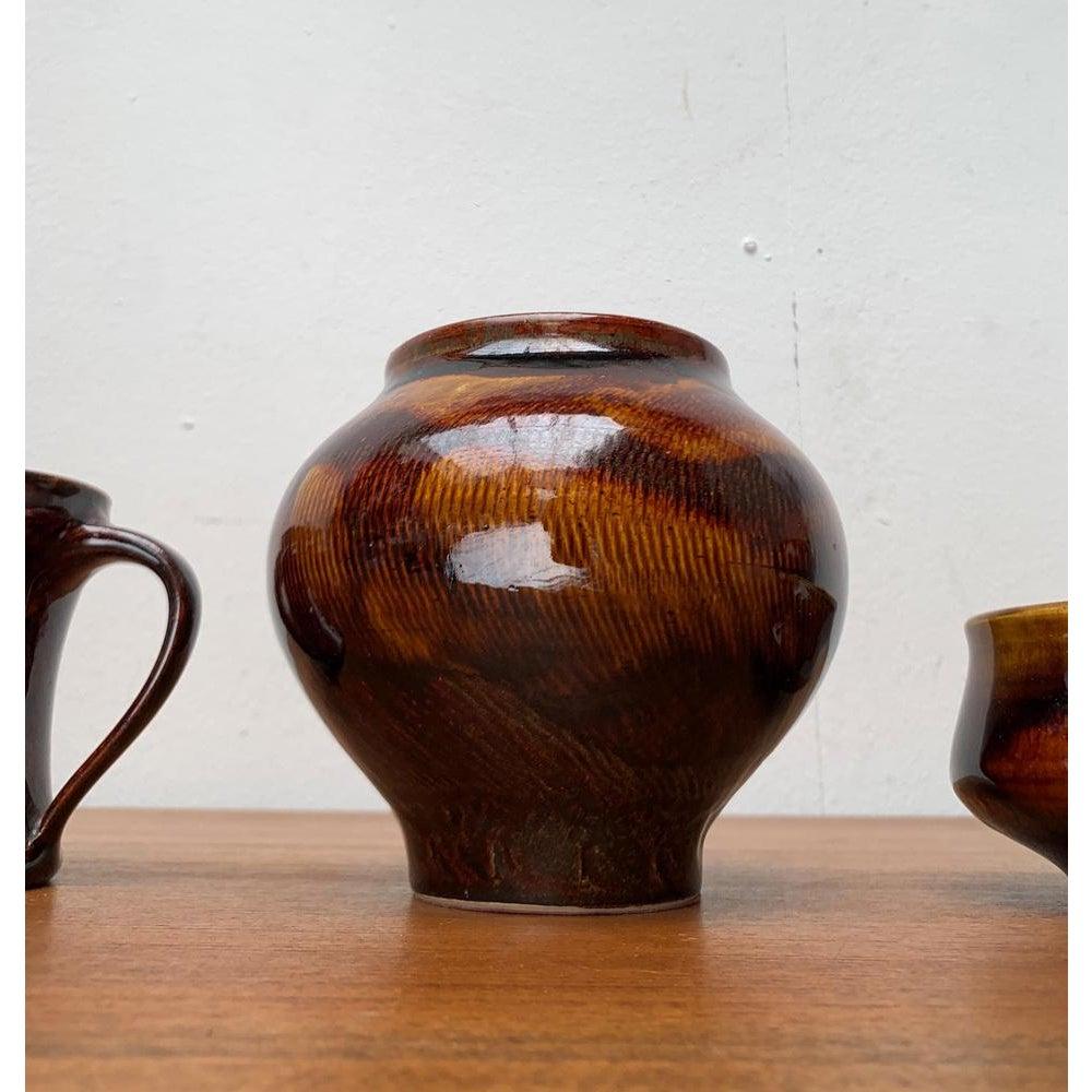 Set di 5 vasi, caraffe, ciotole e portacandele in stile Studio Pottery del 1960 in vendita 1