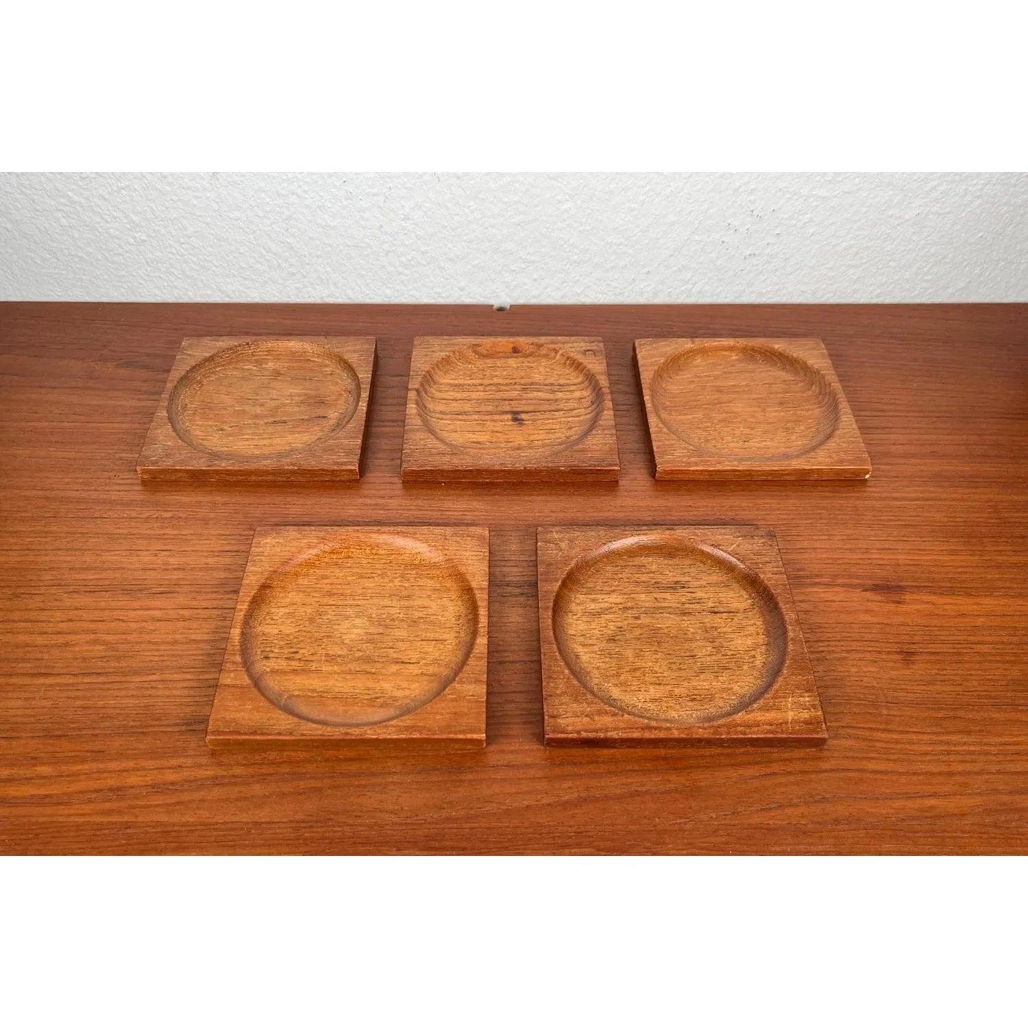 Ensemble de 5 sous-verres en teck du milieu du siècle dernier, années 1960 en vente 1