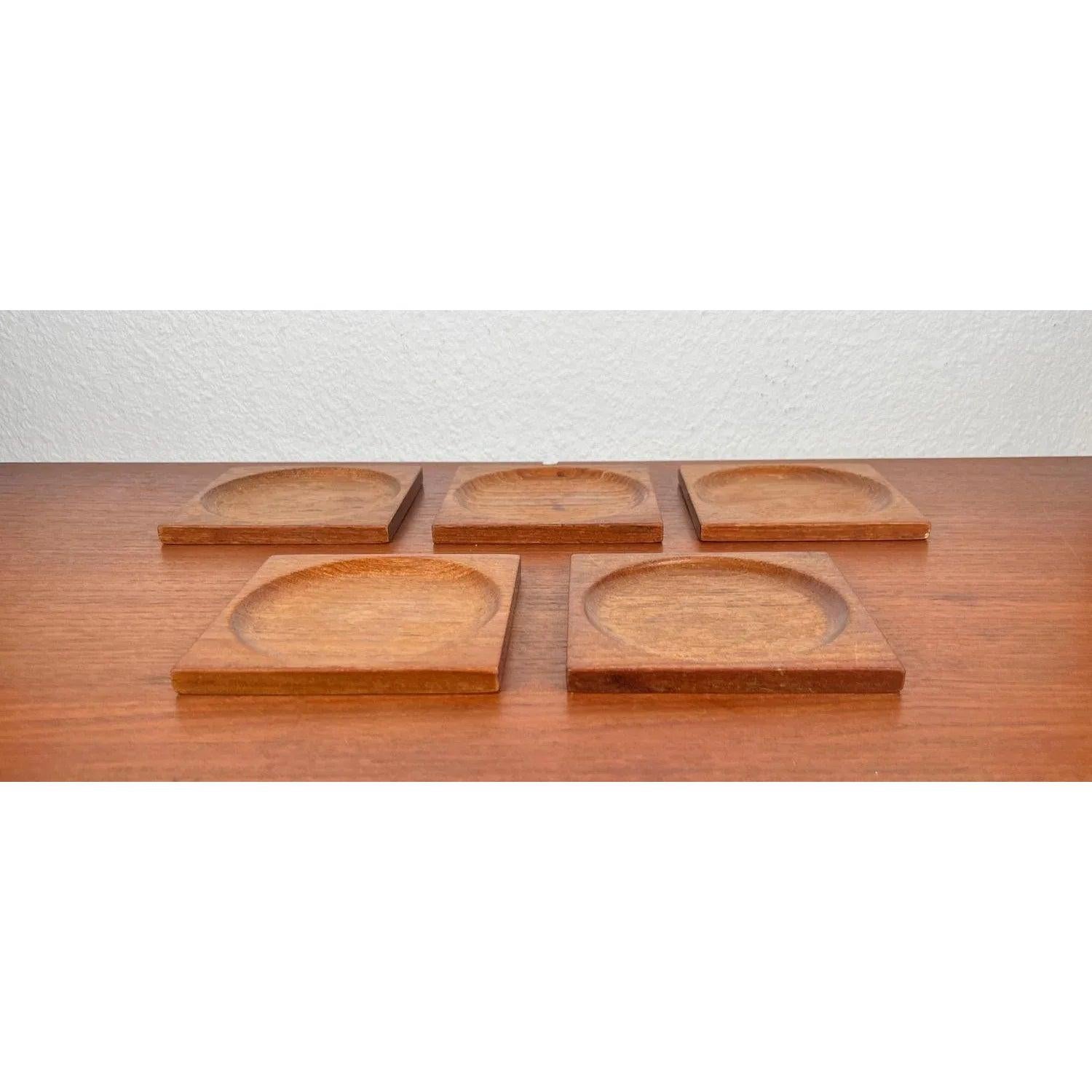 Ensemble de 5 sous-verres en teck du milieu du siècle dernier, années 1960 en vente 2