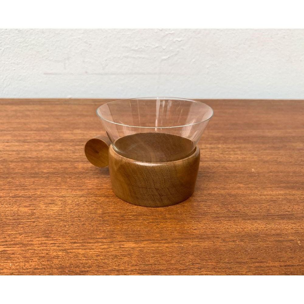 Set di 5 bicchieri da tè in legno di metà secolo, anni '60 in vendita 4