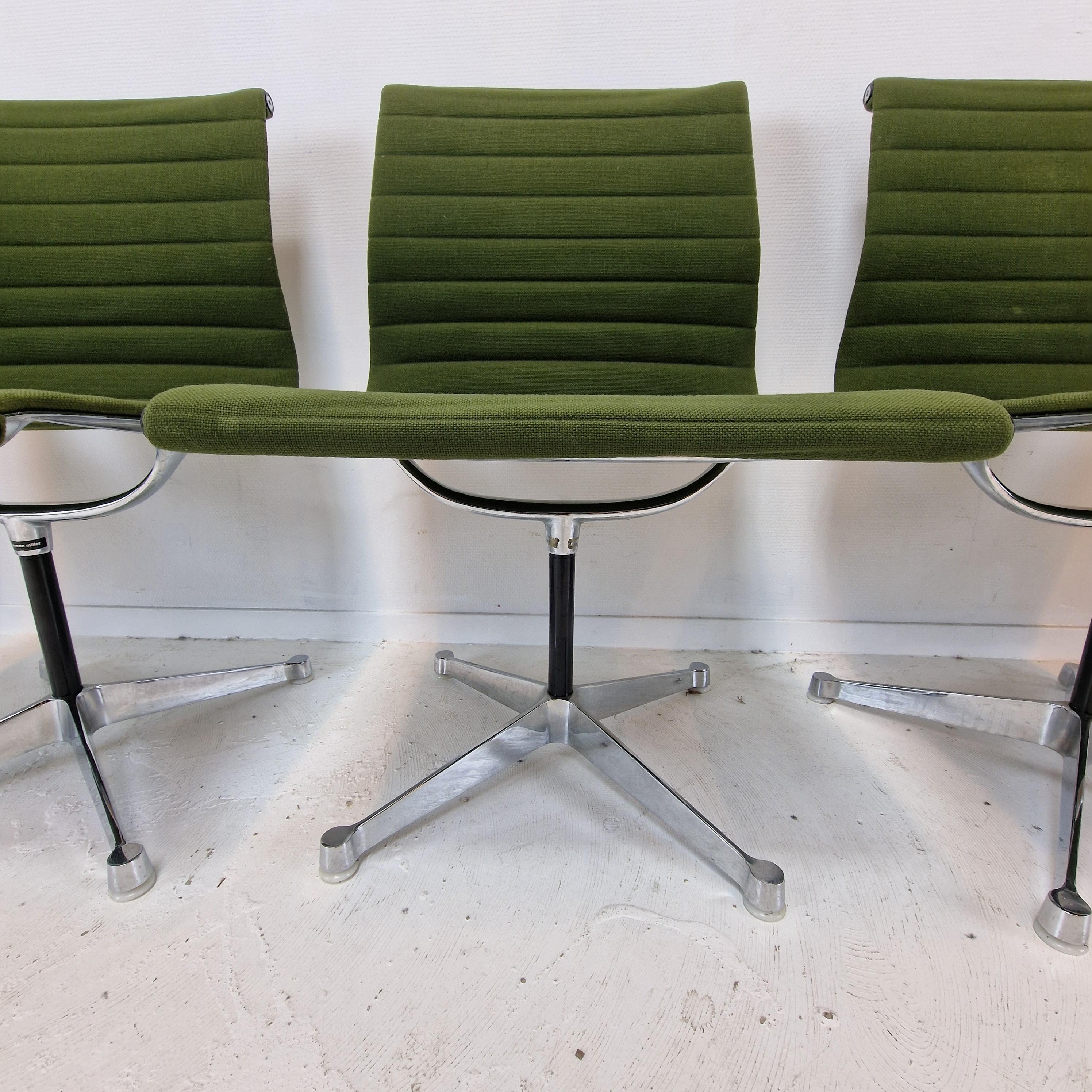 Set of 5 Model EA 105 Chairs by Eames for Herman Miller, 1970's For Sale 7