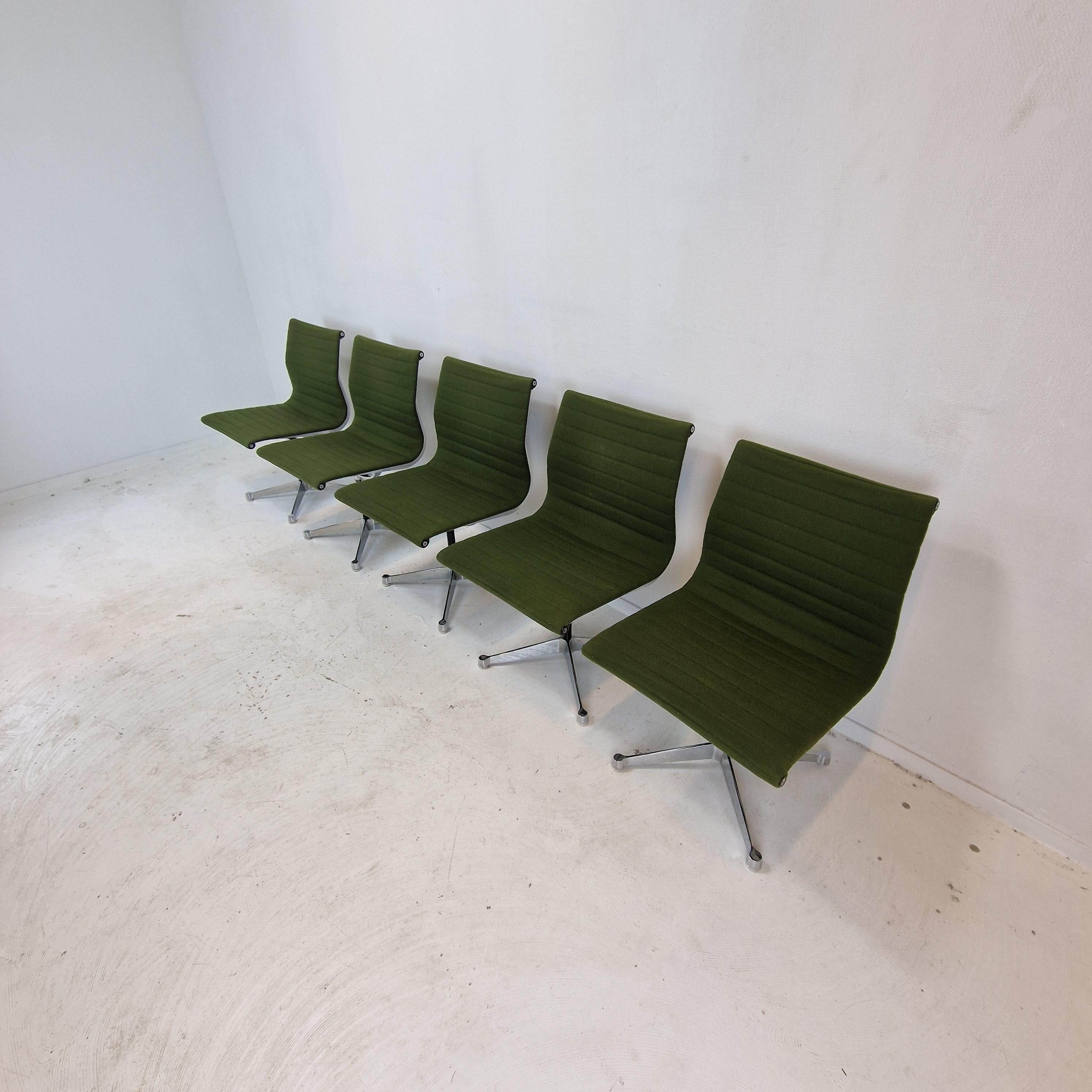 American Set of 5 Model EA 105 Chairs by Eames for Herman Miller, 1970's For Sale