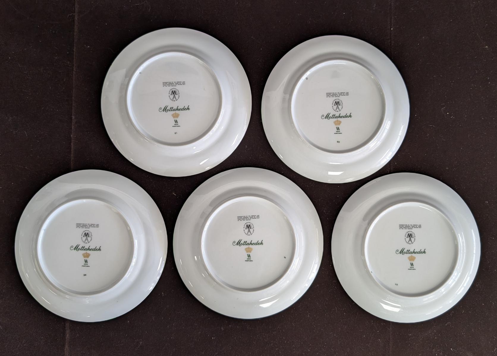 Set of 5 Mottahedeh “Tobacco Leaf” Bread & Butter Plates In Good Condition For Sale In Oakwood, GA