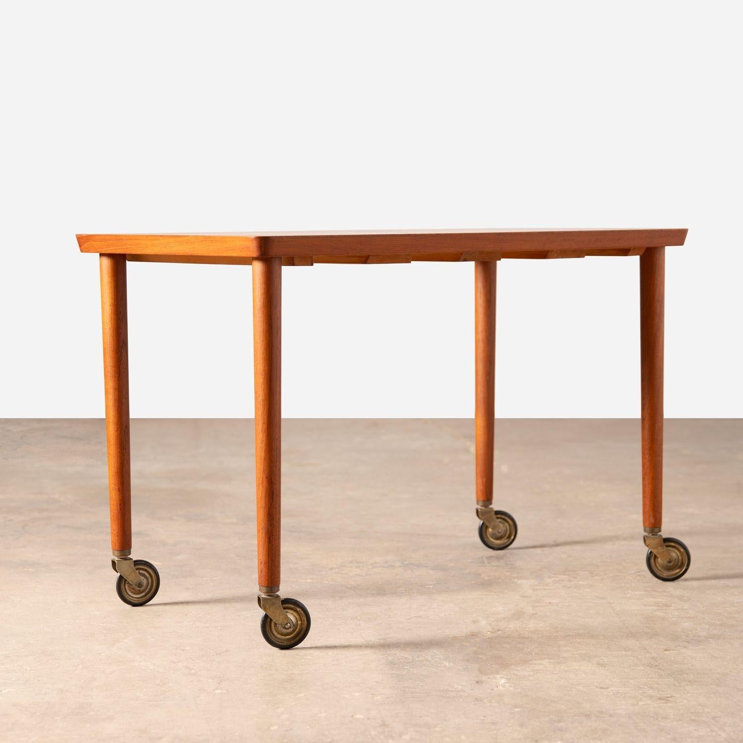 Set of 5 Nesting Snack Tables By Carlo Jensen For Hundevad Of Denmark in Teak For Sale 5