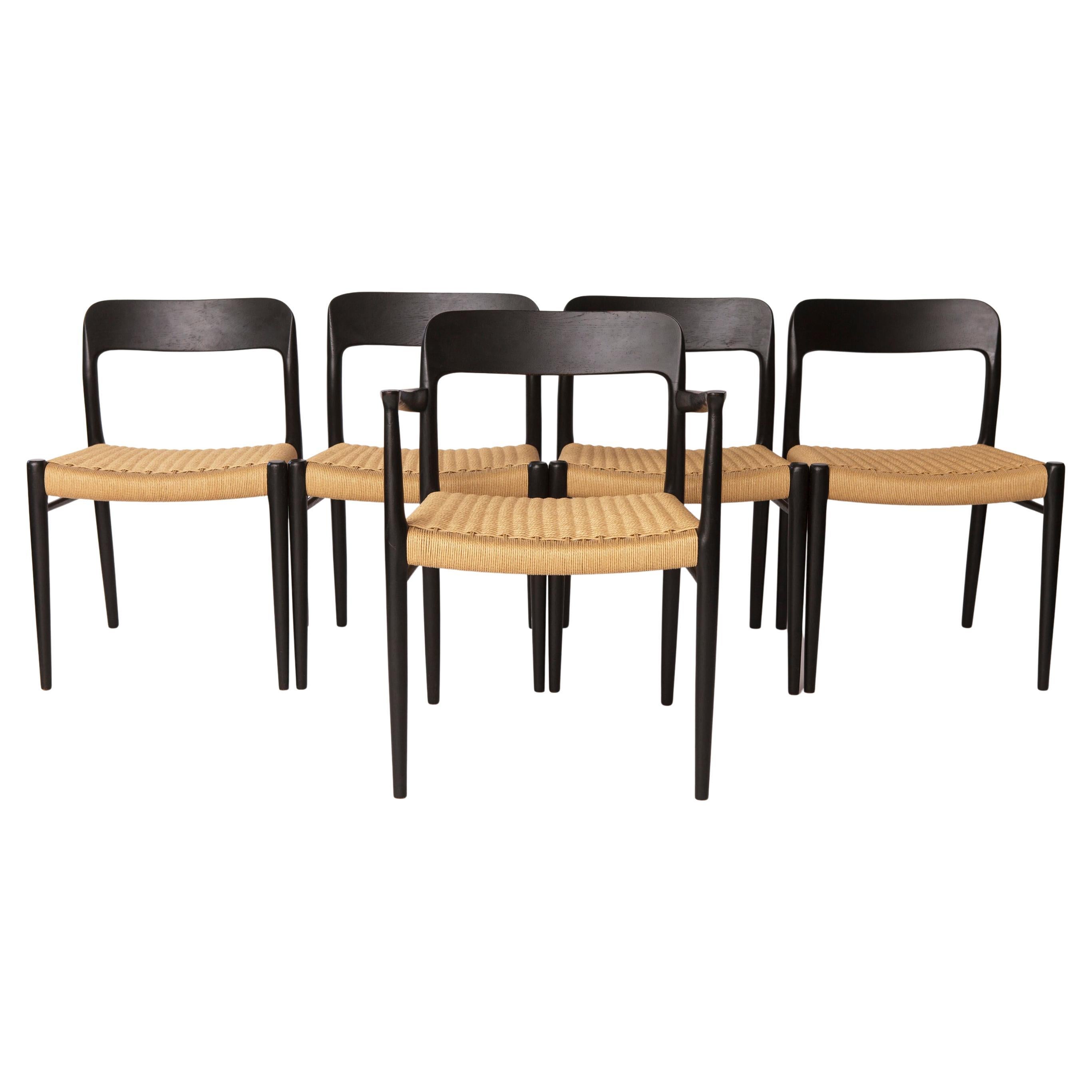 Ensemble de 5 chaises Niels Møller - Model No 75 & 56, noires Design danois du milieu du siècle en vente