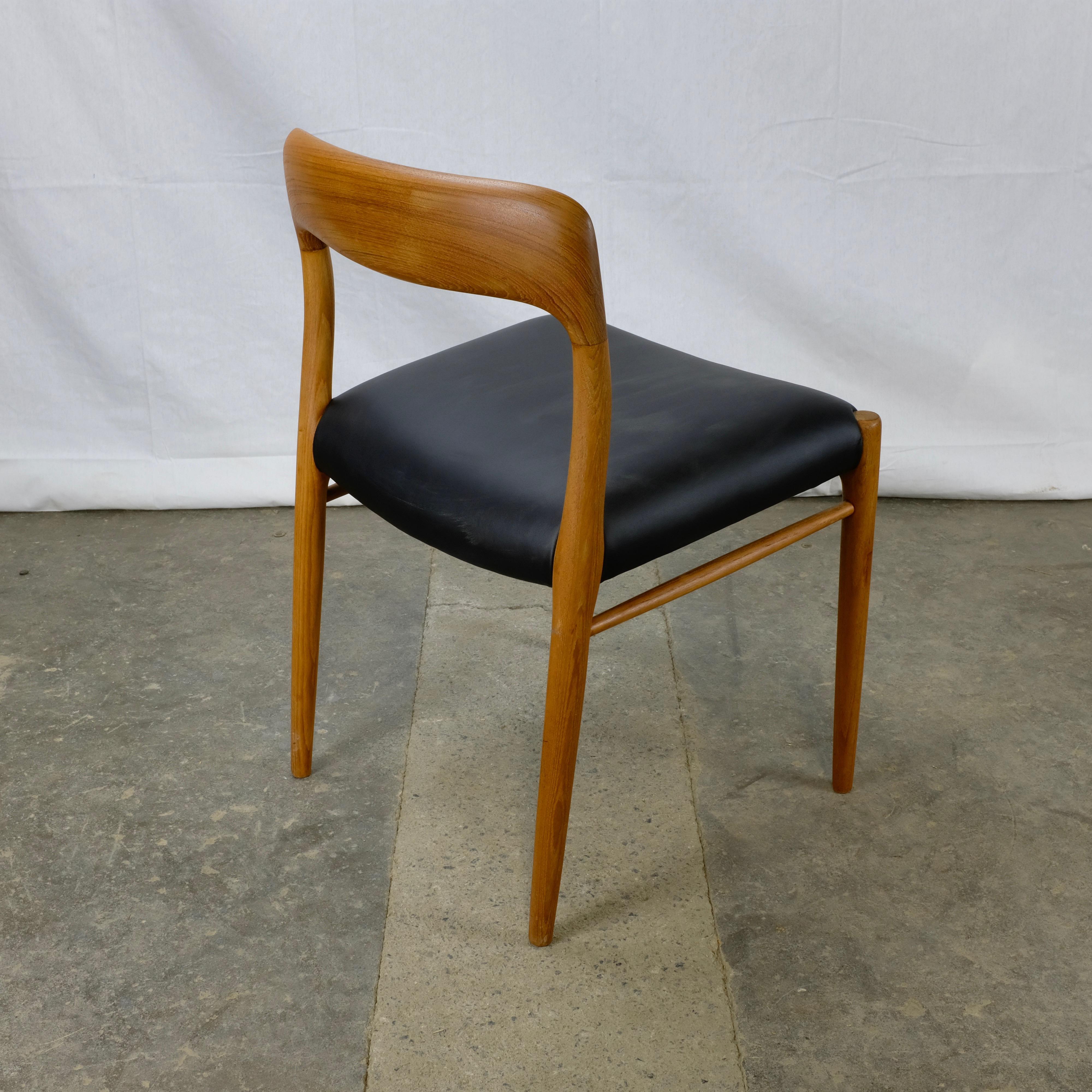Set of 5 Niels Møller No. 75 Dining Chairs in Teak In Excellent Condition For Sale In Ottawa, ON