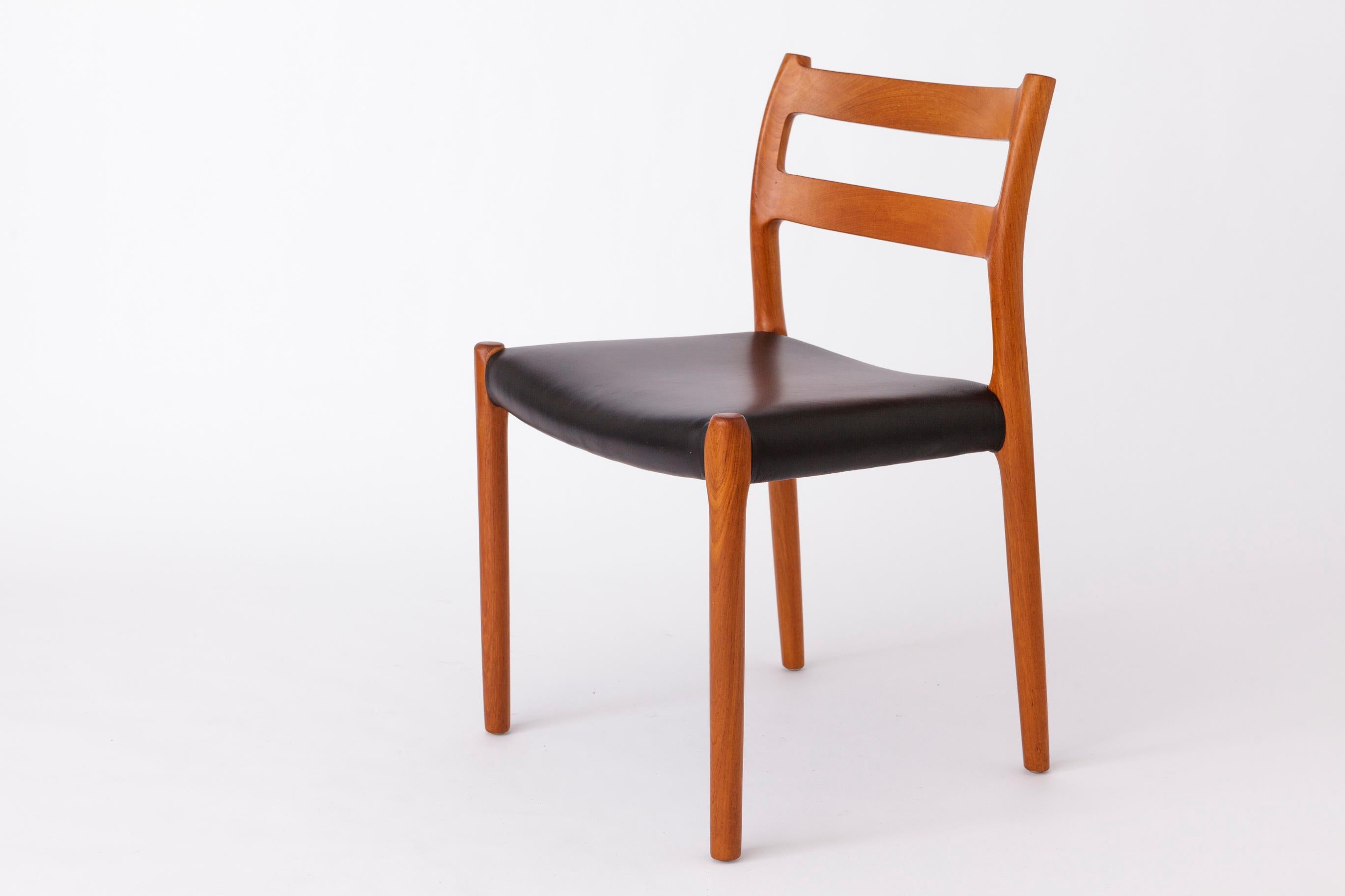 Set di 5 sedie Niels Otto Møller Model 84 - Sedie da pranzo danesi in teak e pelle In condizioni buone in vendita a Hannover, DE