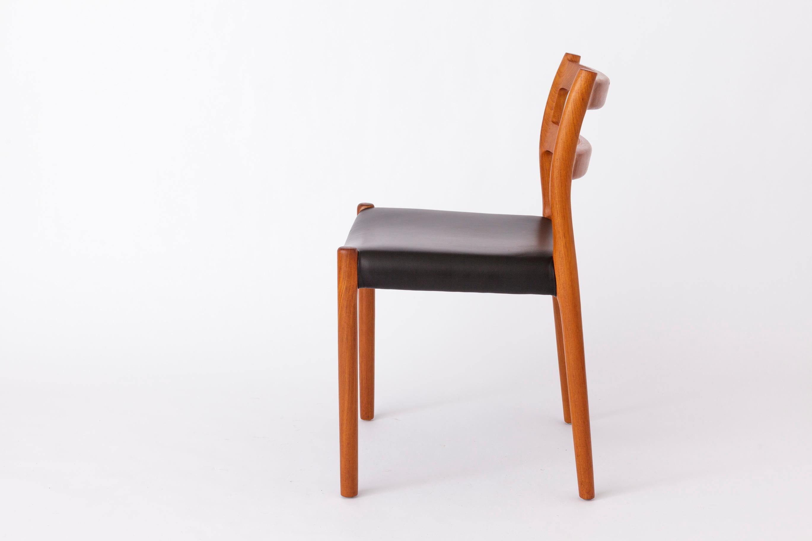 Fine XX secolo Set di 5 sedie Niels Otto Møller Model 84 - Sedie da pranzo danesi in teak e pelle in vendita