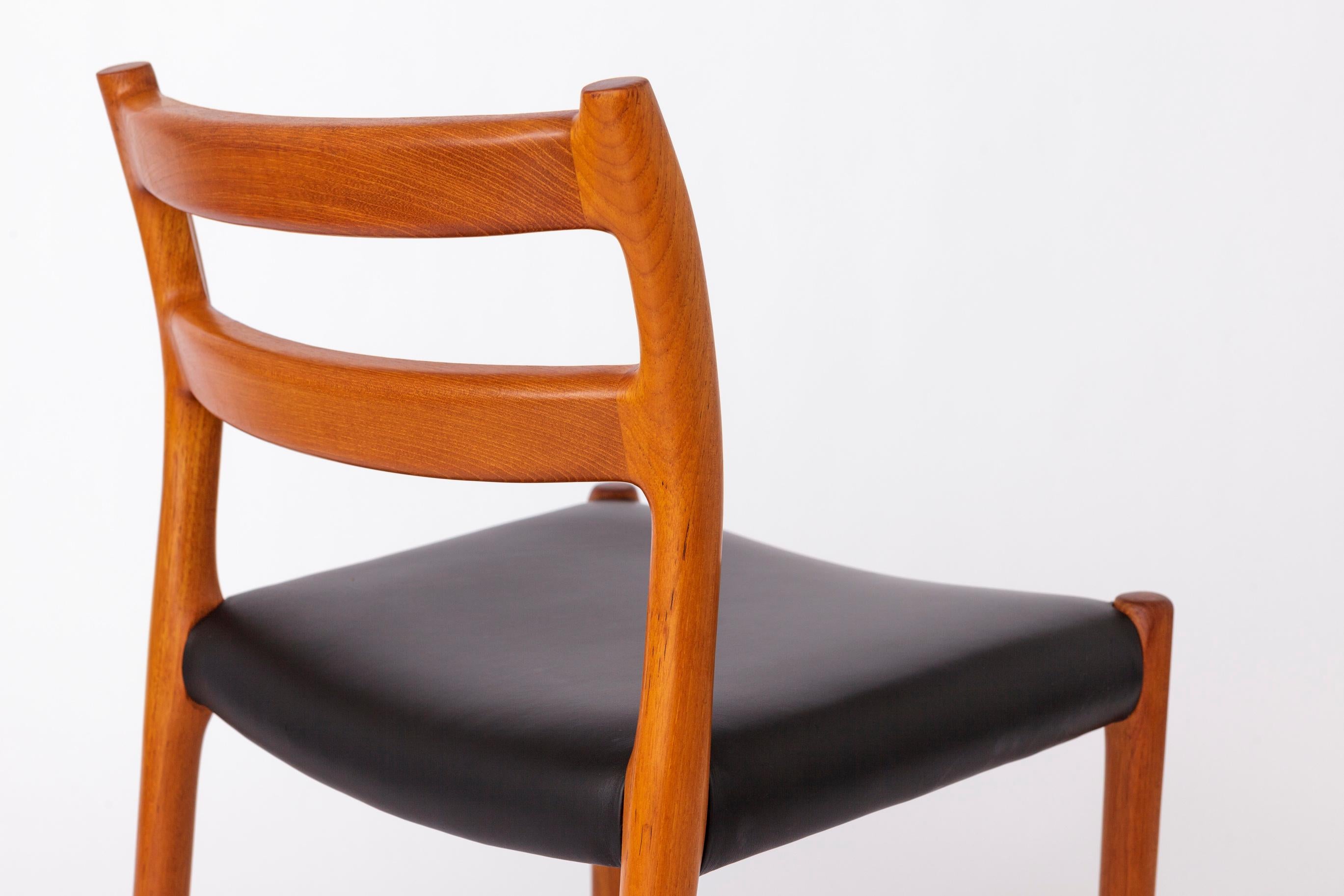 Set di 5 sedie Niels Otto Møller Model 84 - Sedie da pranzo danesi in teak e pelle in vendita 1