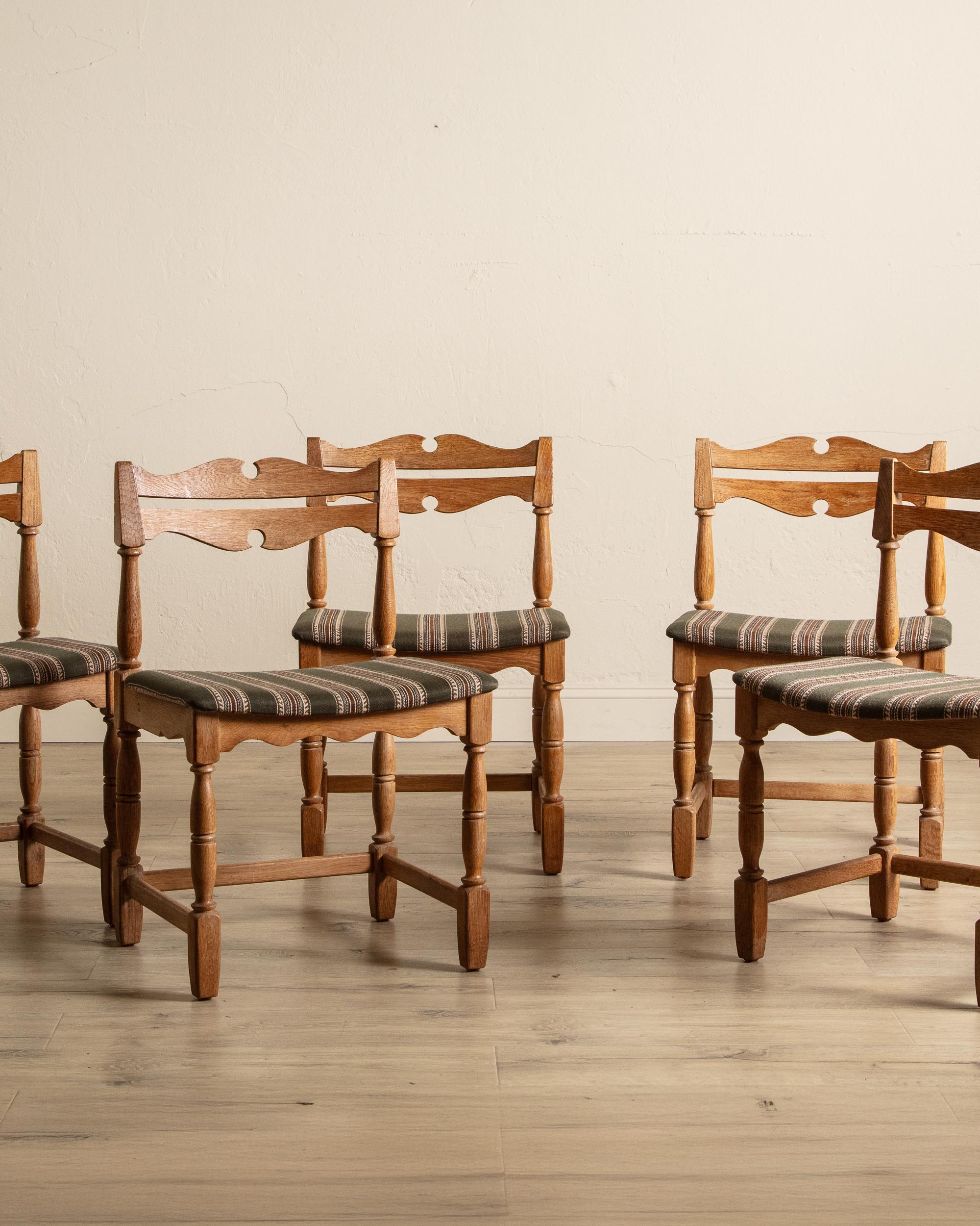 Carved Set Of 5 Oak & Green Razorblade Chairs By Henning Kjaernulf, Denmark, 1960'S For Sale