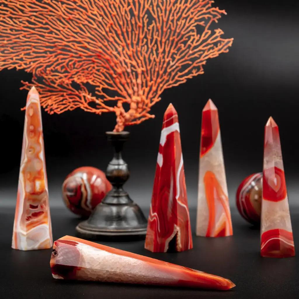 Contemporary Set of 5 Obelisks – Sardonyx Agate For Sale