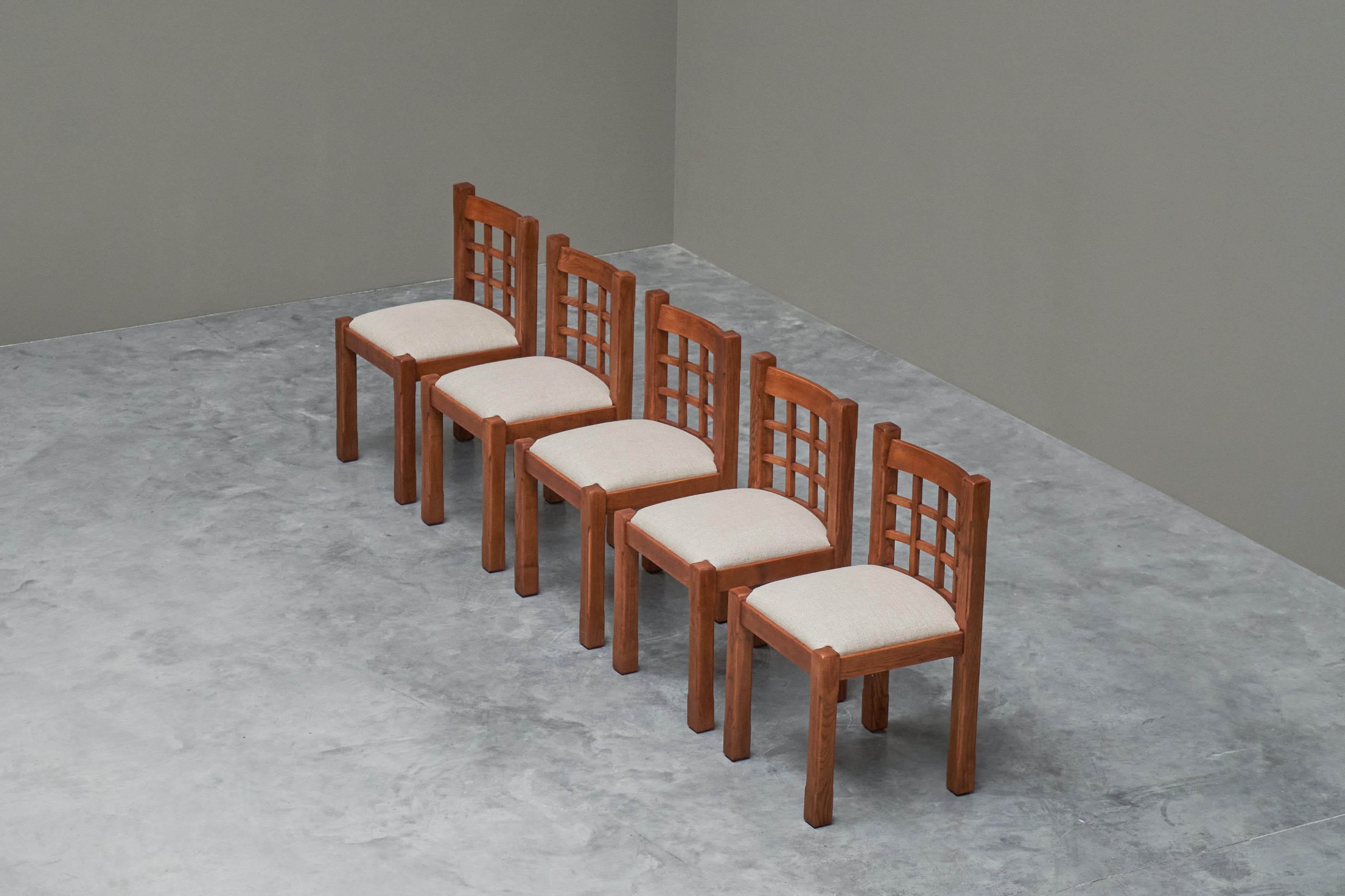 Ensemble de 5 chaises de style Pierre Chapo en orme massif France 1970 en vente 2