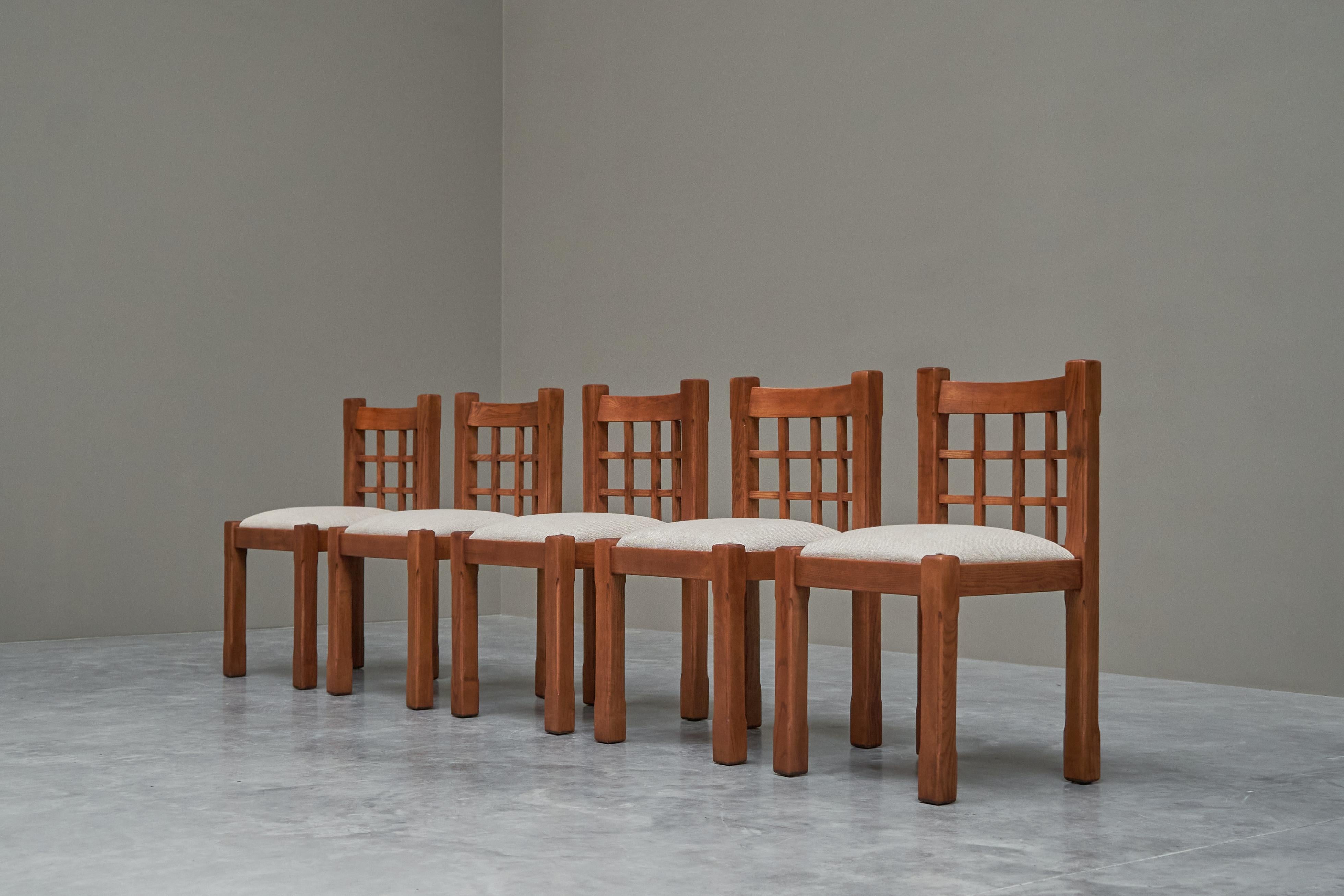 Ensemble de 5 chaises de style Pierre Chapo en orme massif France 1970 en vente 3