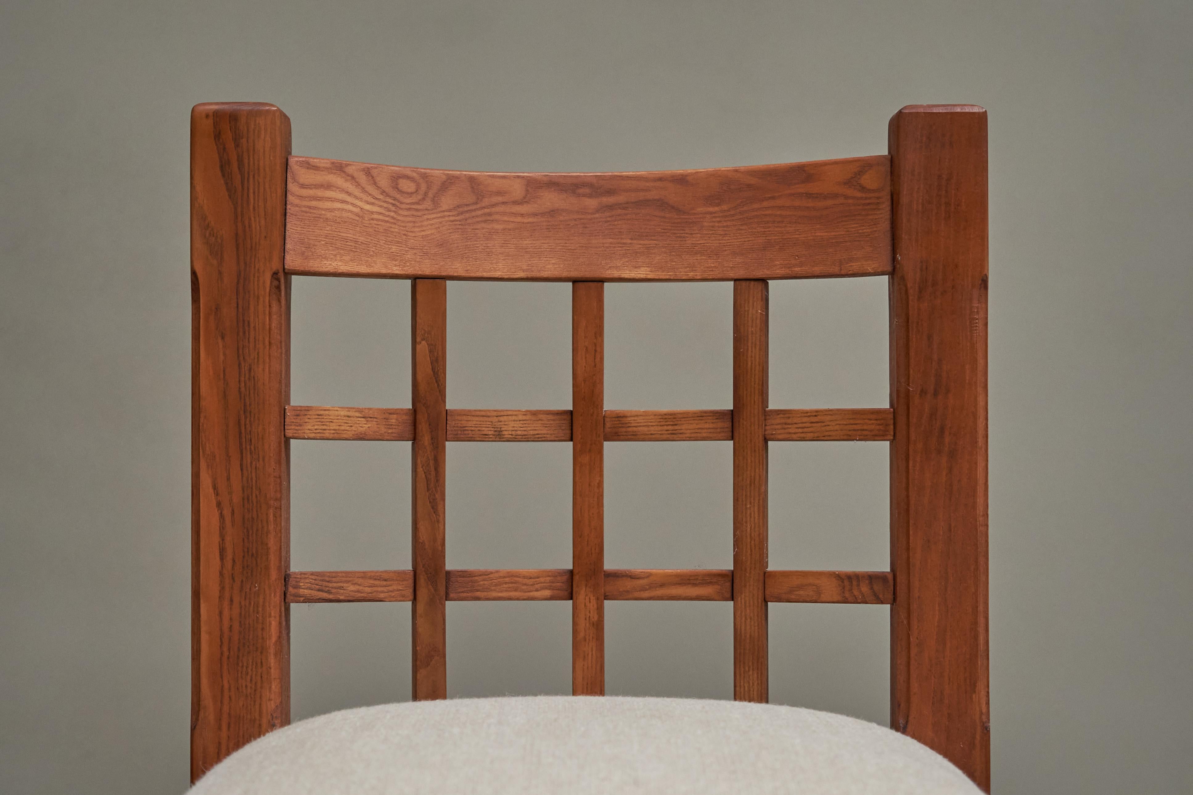 Ensemble de 5 chaises de style Pierre Chapo en orme massif France 1970 en vente 4