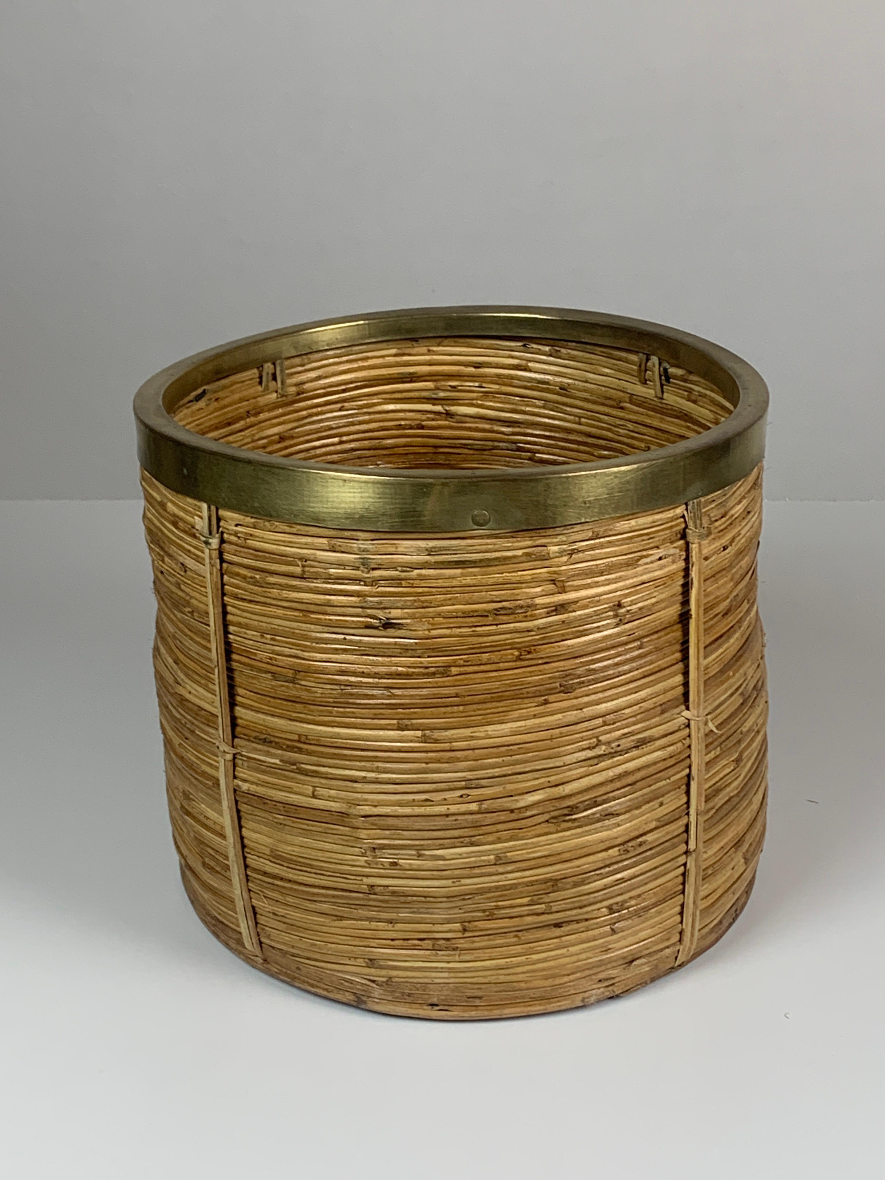 Set of 5 rattan pencil reed and brass plant holder baskets, Italy 1970s 4