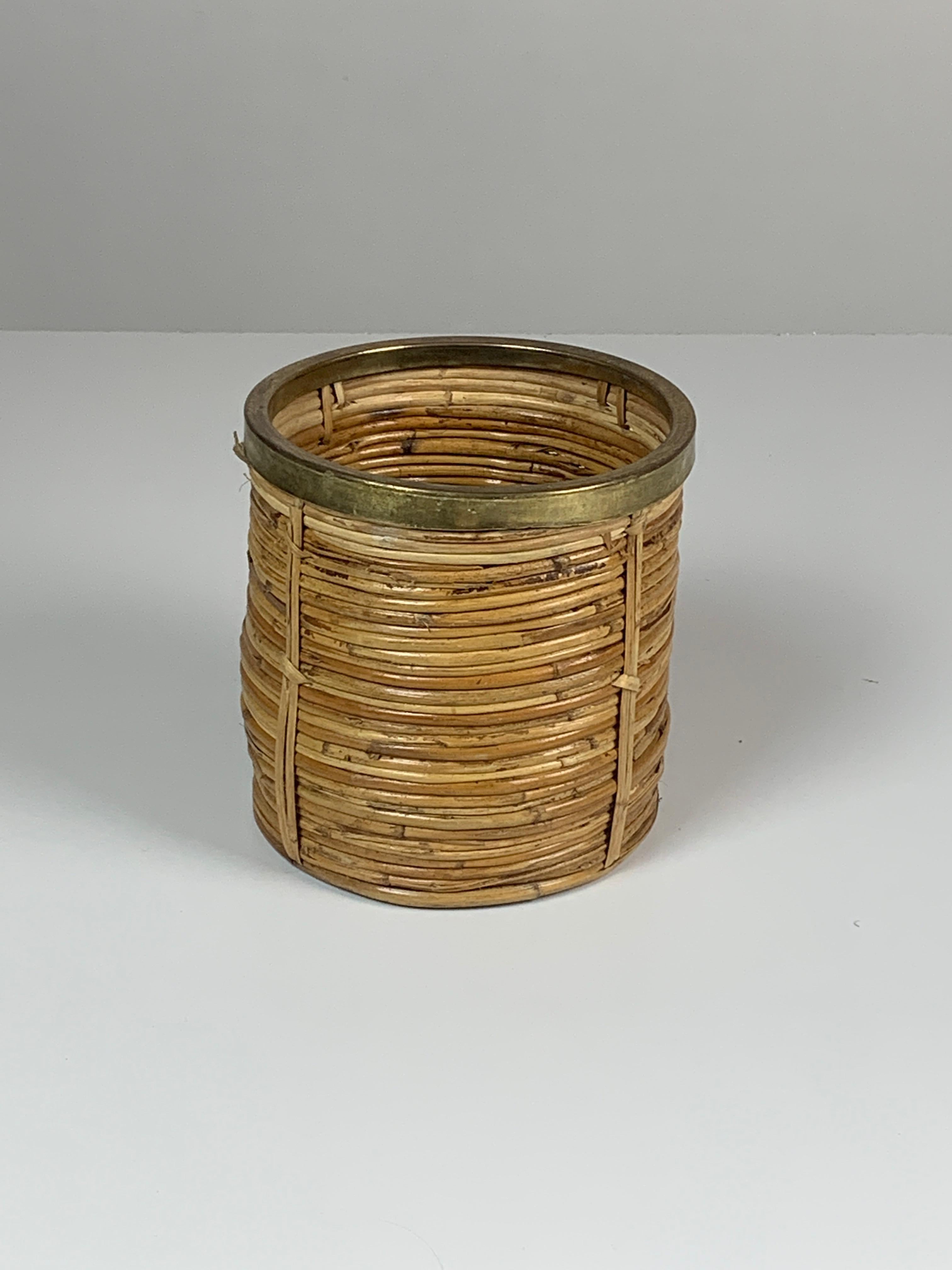 Set of 5 rattan pencil reed and brass plant holder baskets, Italy 1970s 13