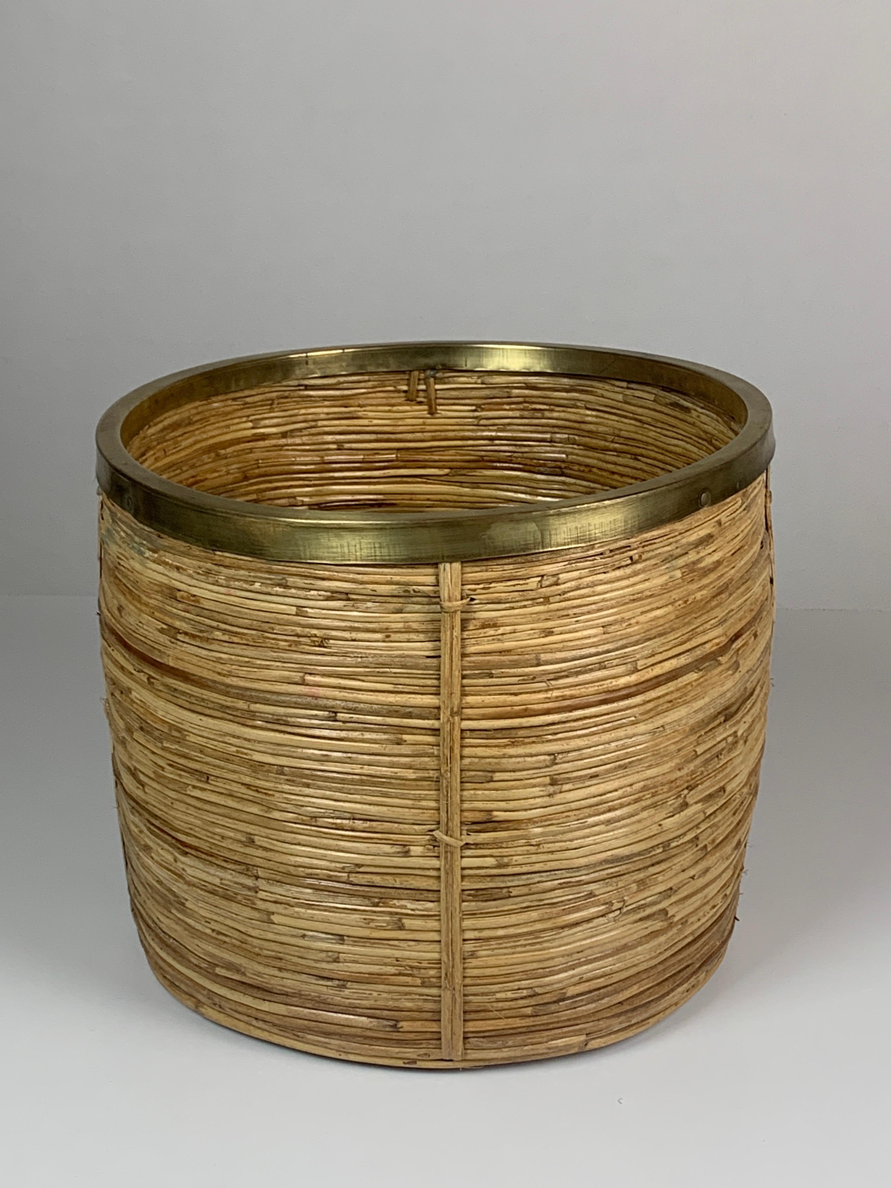 Set of 5 rattan pencil reed and brass plant holder baskets, Italy 1970s 2