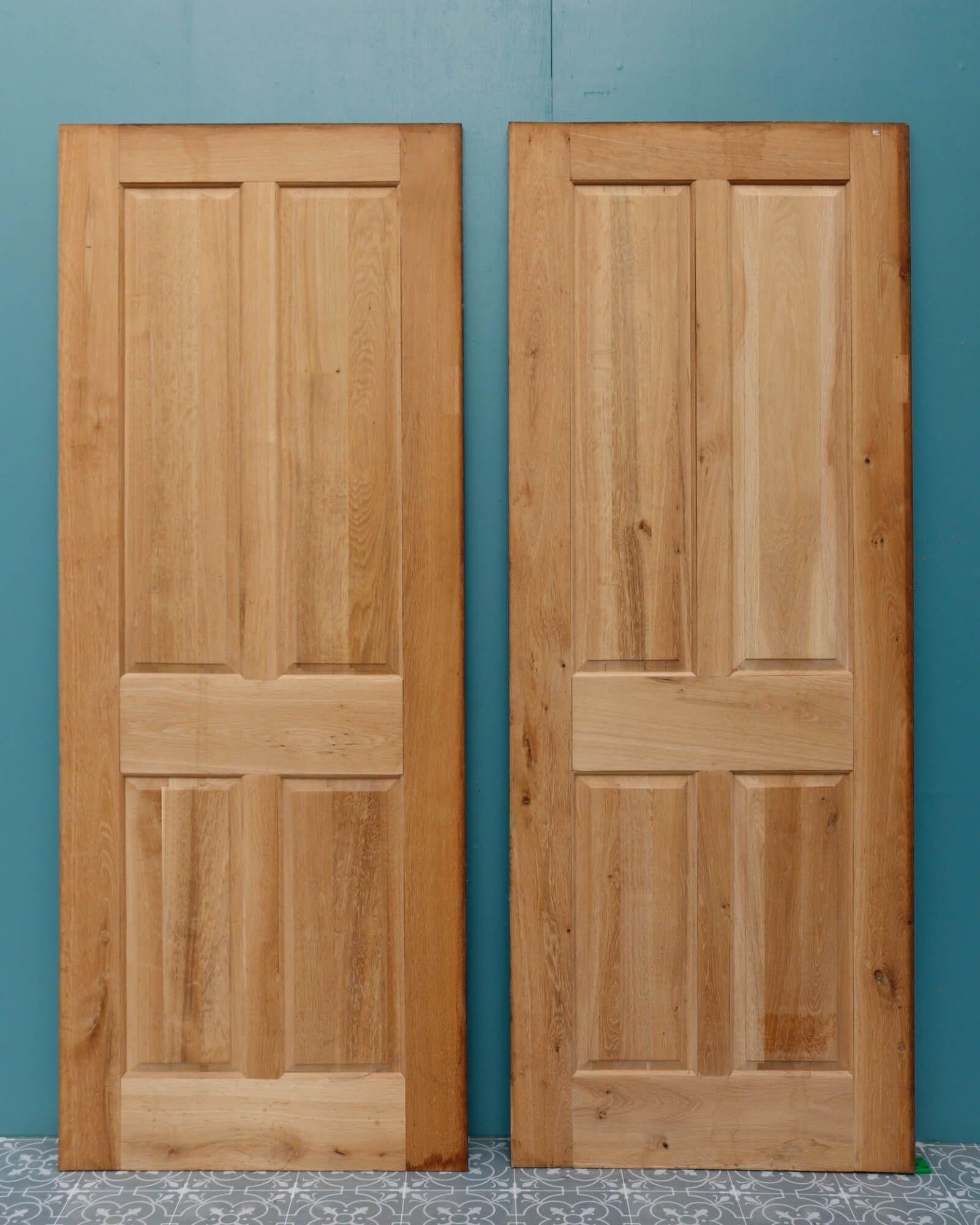 English Set of 5 Reclaimed 4-Panel Oak Interior Doors For Sale