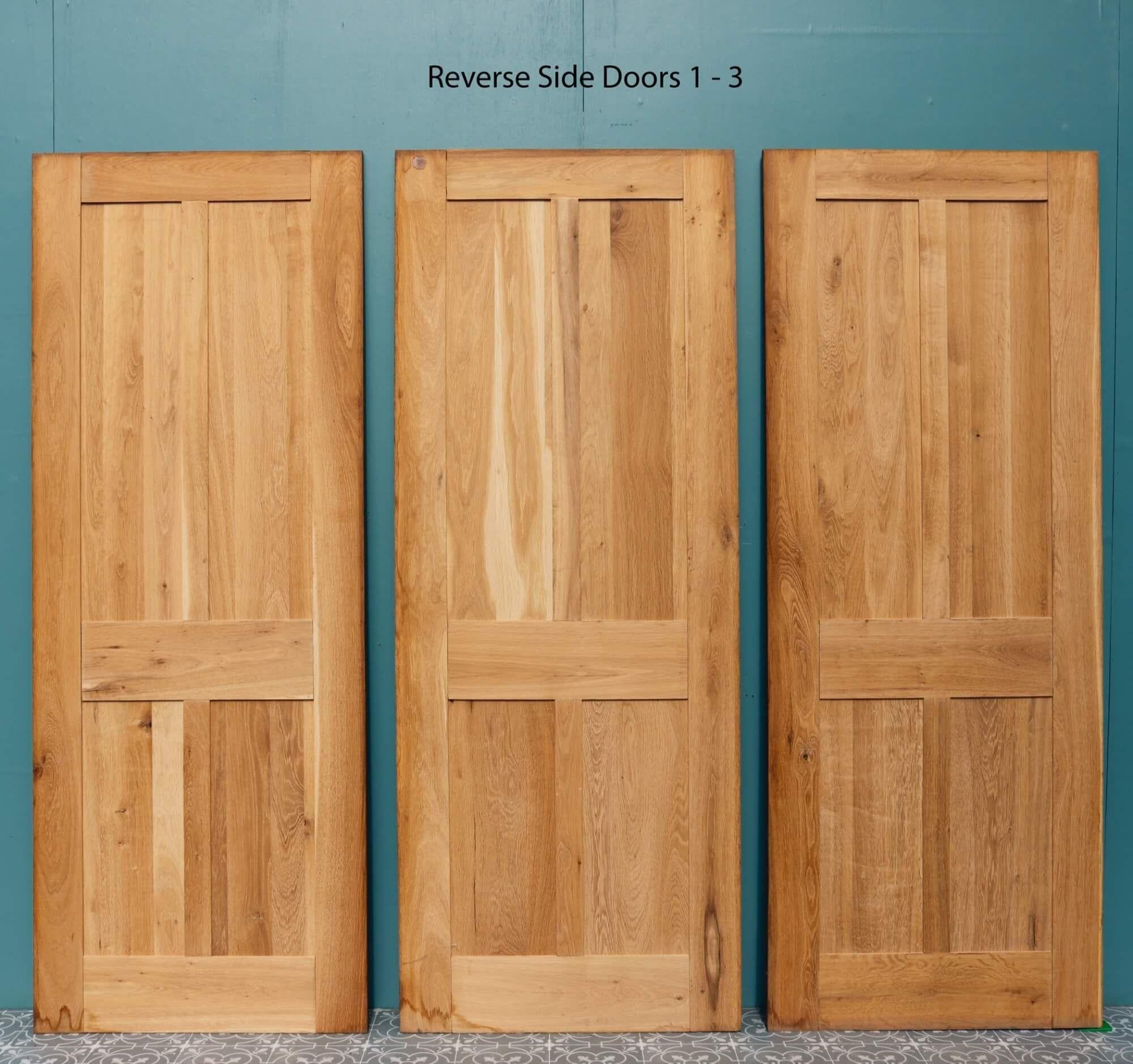 Set of 5 Reclaimed 4-Panel Oak Interior Doors In Fair Condition For Sale In Wormelow, Herefordshire