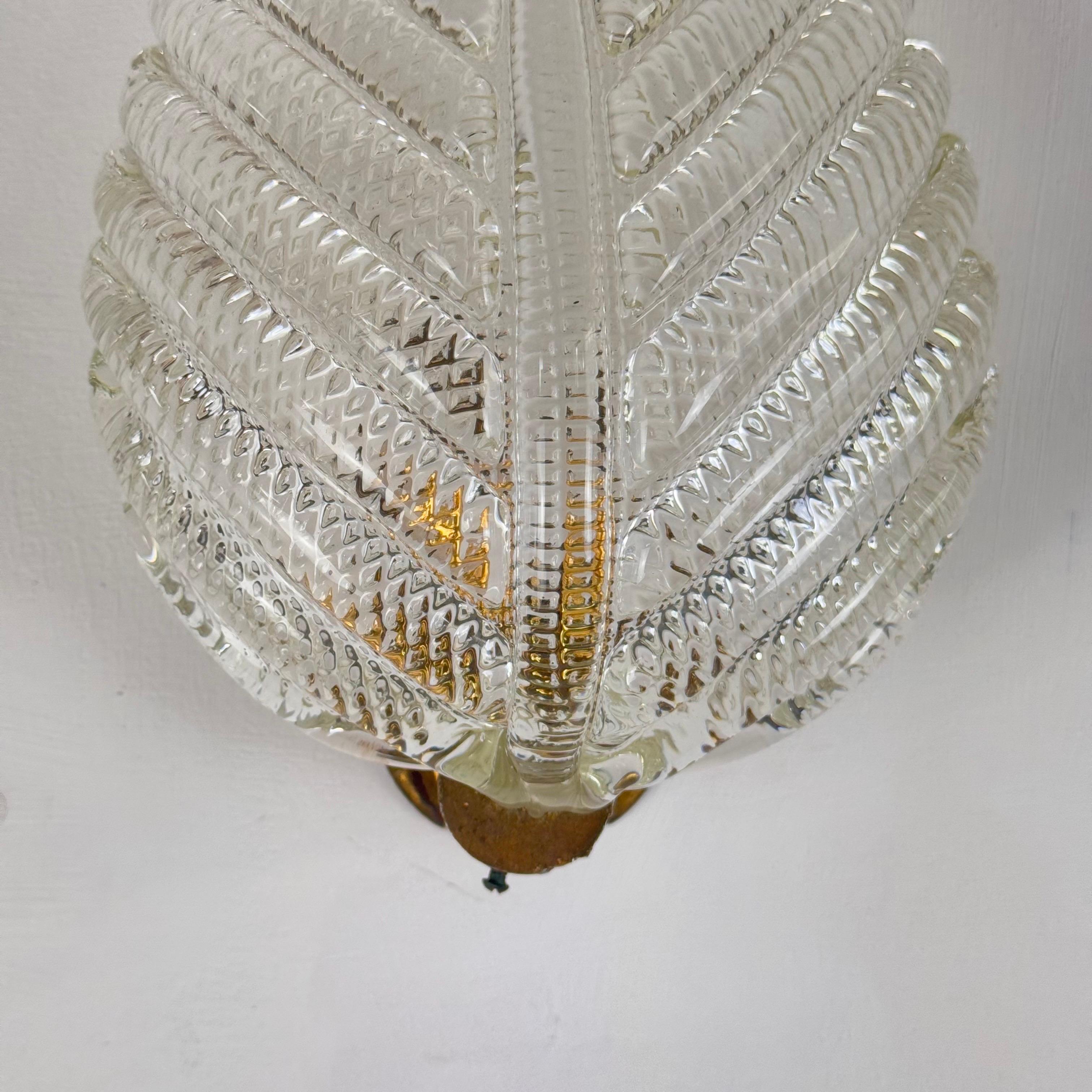 Set of 5 Ribbed ‘Leaf’ Wall Lights by Barovier & Toso Italy, circa 1940 For Sale 6