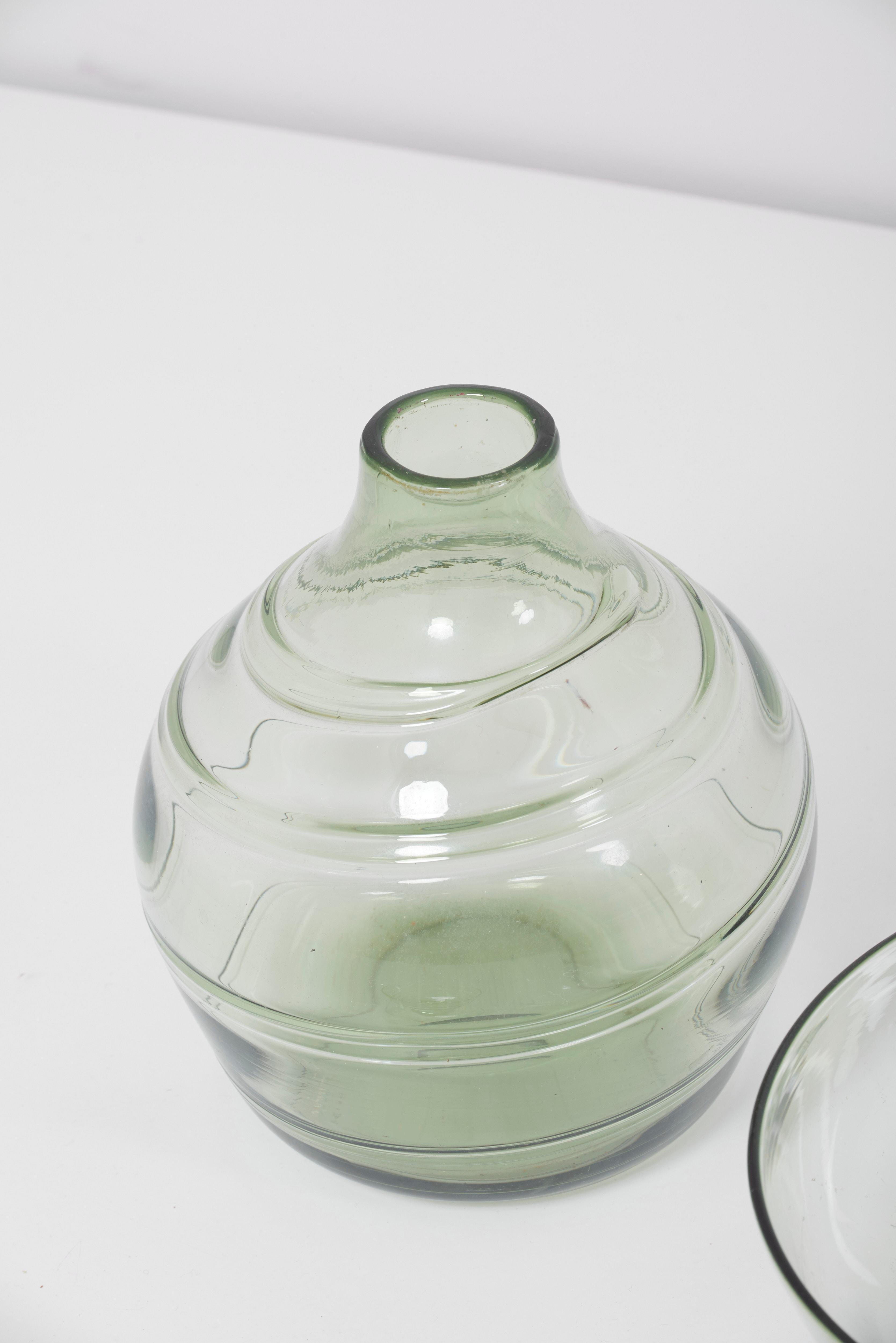 Ensemble de 5 vases et bols en verre tracé de rubans par Barnaby Powell pour Whitefriars Bon état - En vente à Berlin, DE