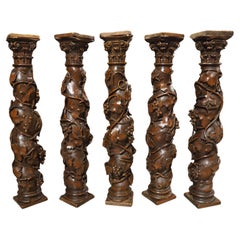 Pedestales y columnas de madera