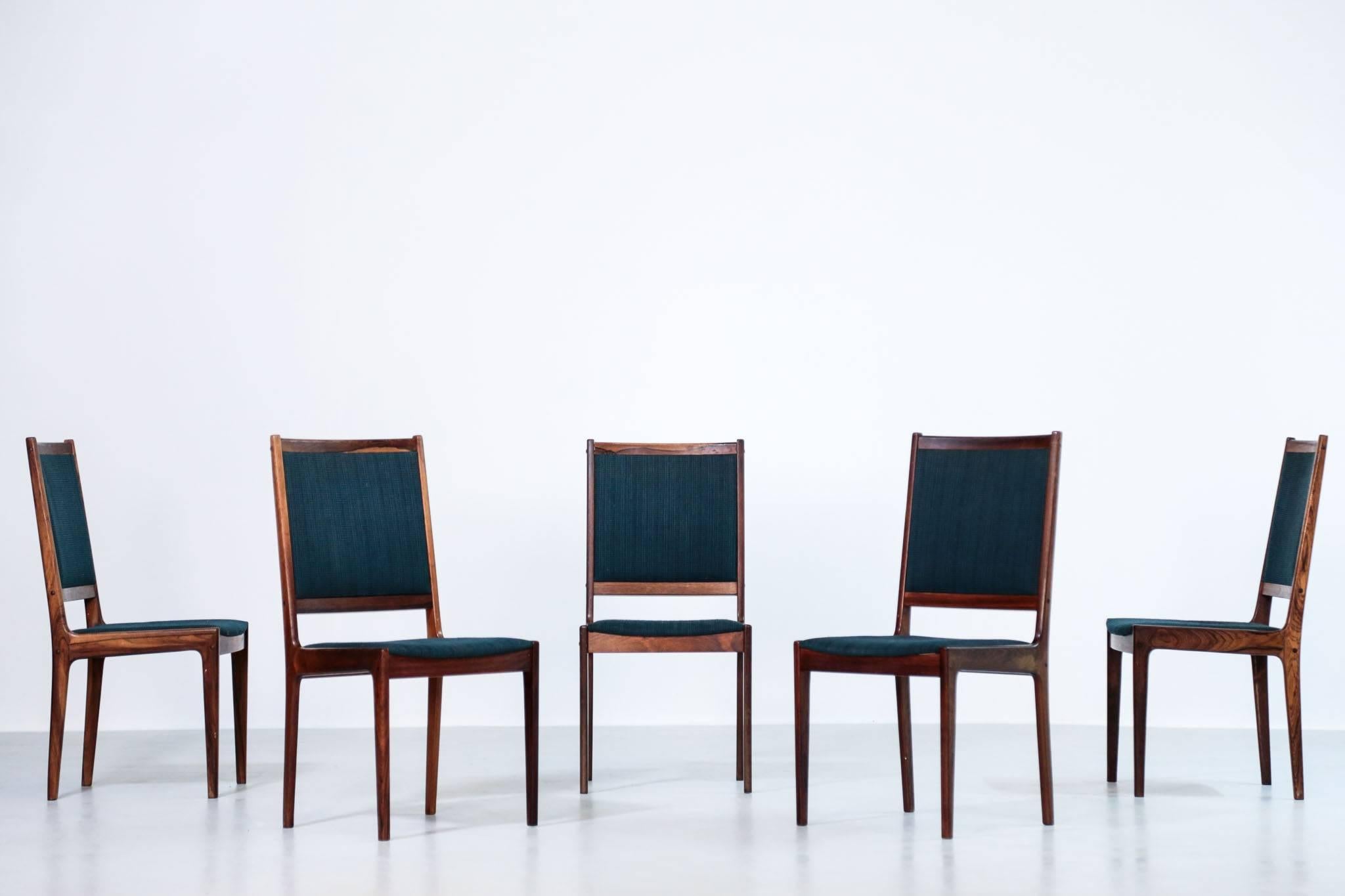 Danois Ensemble de cinq chaises de salle à manger en bois de rose, années 1960 en vente