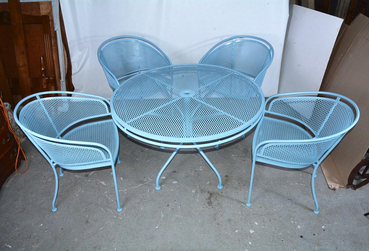Mid-Century Modern Set of 5 Round Patio Garden Table Dining Set