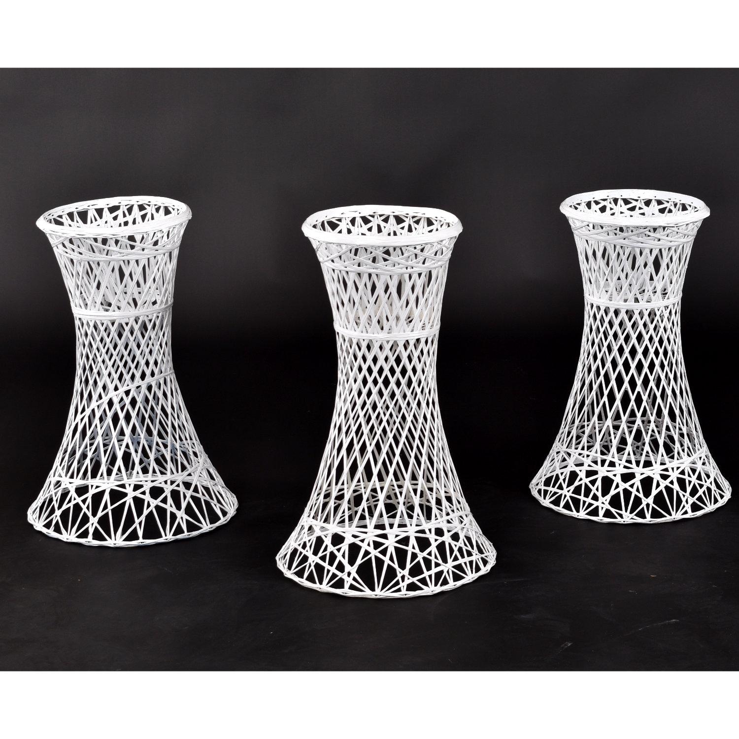 Mid-Century Modern Set of 5 Russell Woodard Spun Fiberglass White Plant Stand Garden Planters For Sale
