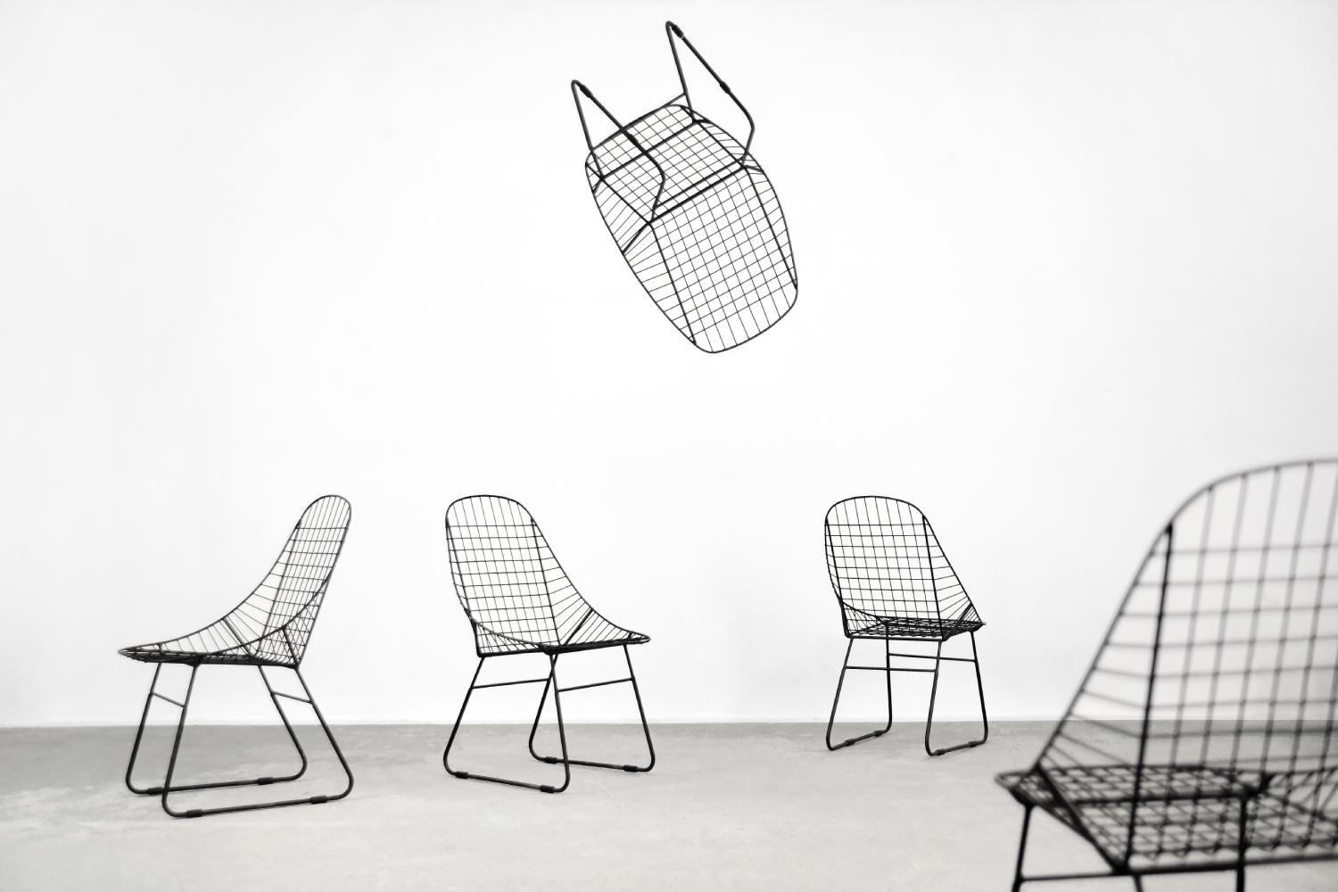 Set von 5 skandinavischen minimalistischen Mid-Century Modern-Stühlen mit schwarzem Draht Prototyp im Angebot 8