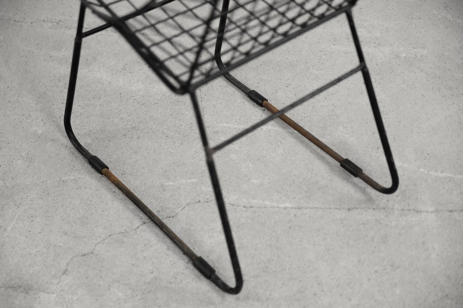 Set of 5 Scandinavian Mid-Century Modern Minimalist Black Wire Prototype Chair For Sale 13