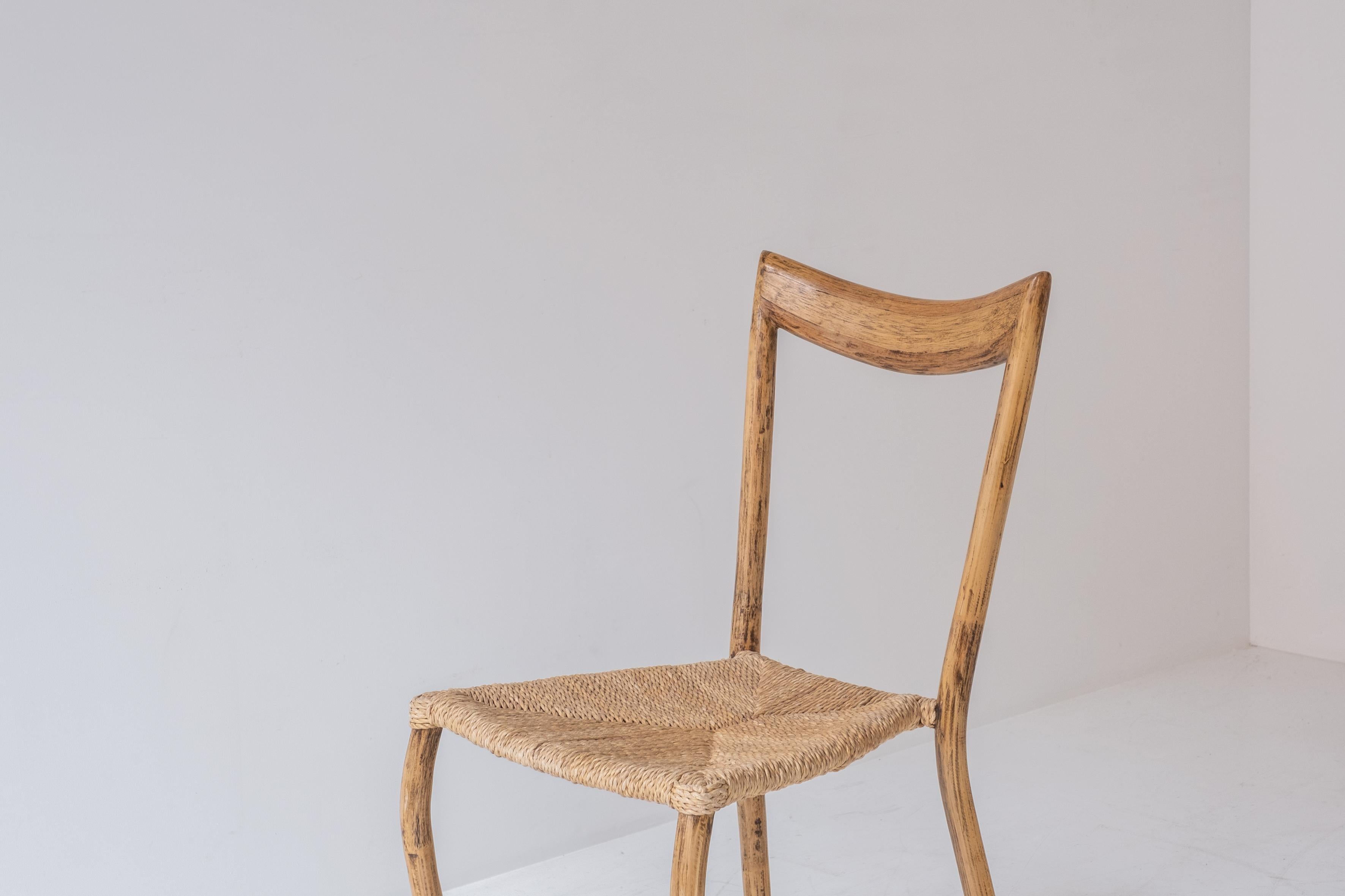 Ensemble de 5 chaises de salle à manger sculpturales de France, conçues dans les années 1960. 3