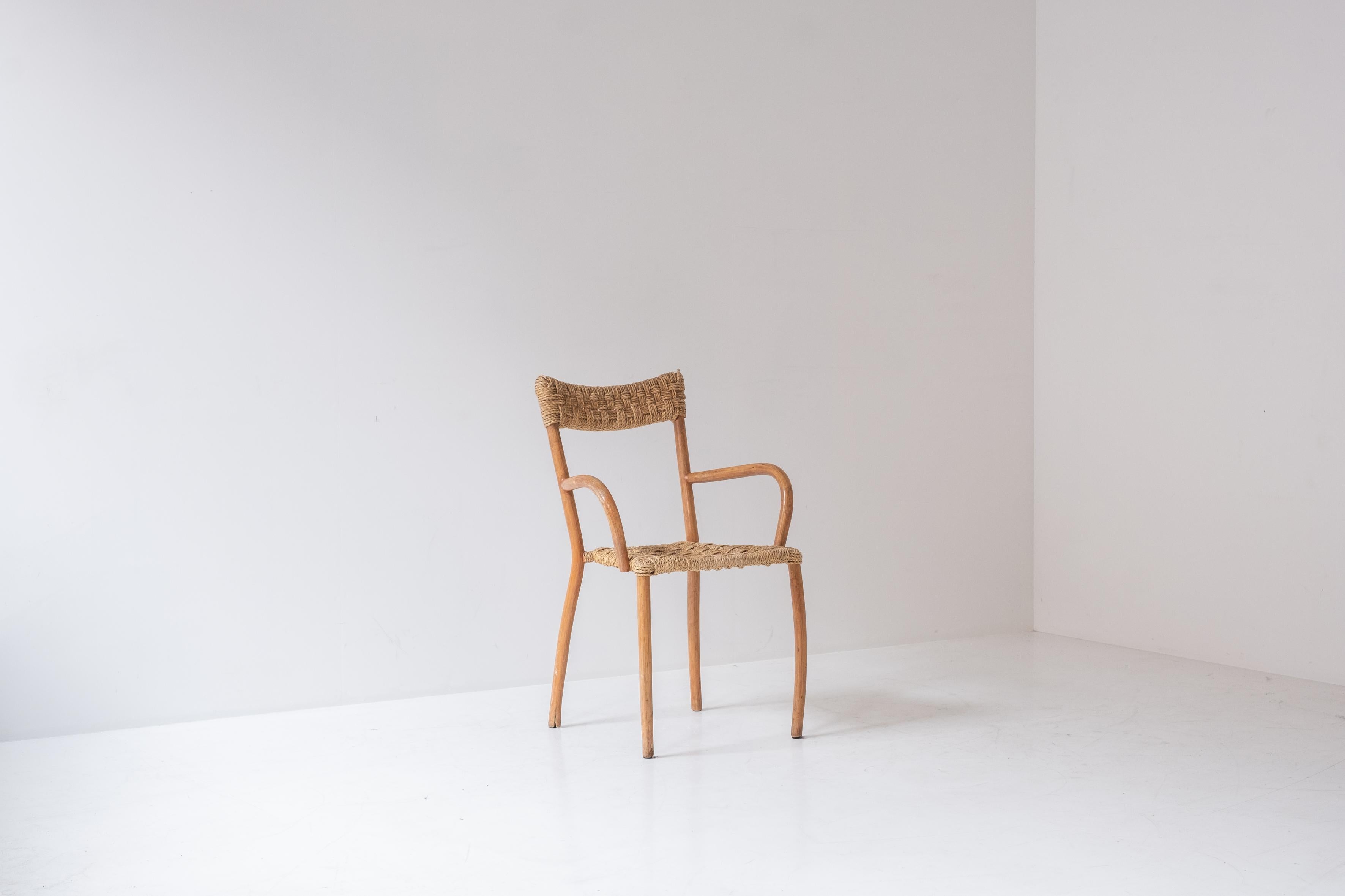 Ensemble de 5 chaises de salle à manger sculpturales de France, conçues dans les années 1960. 6