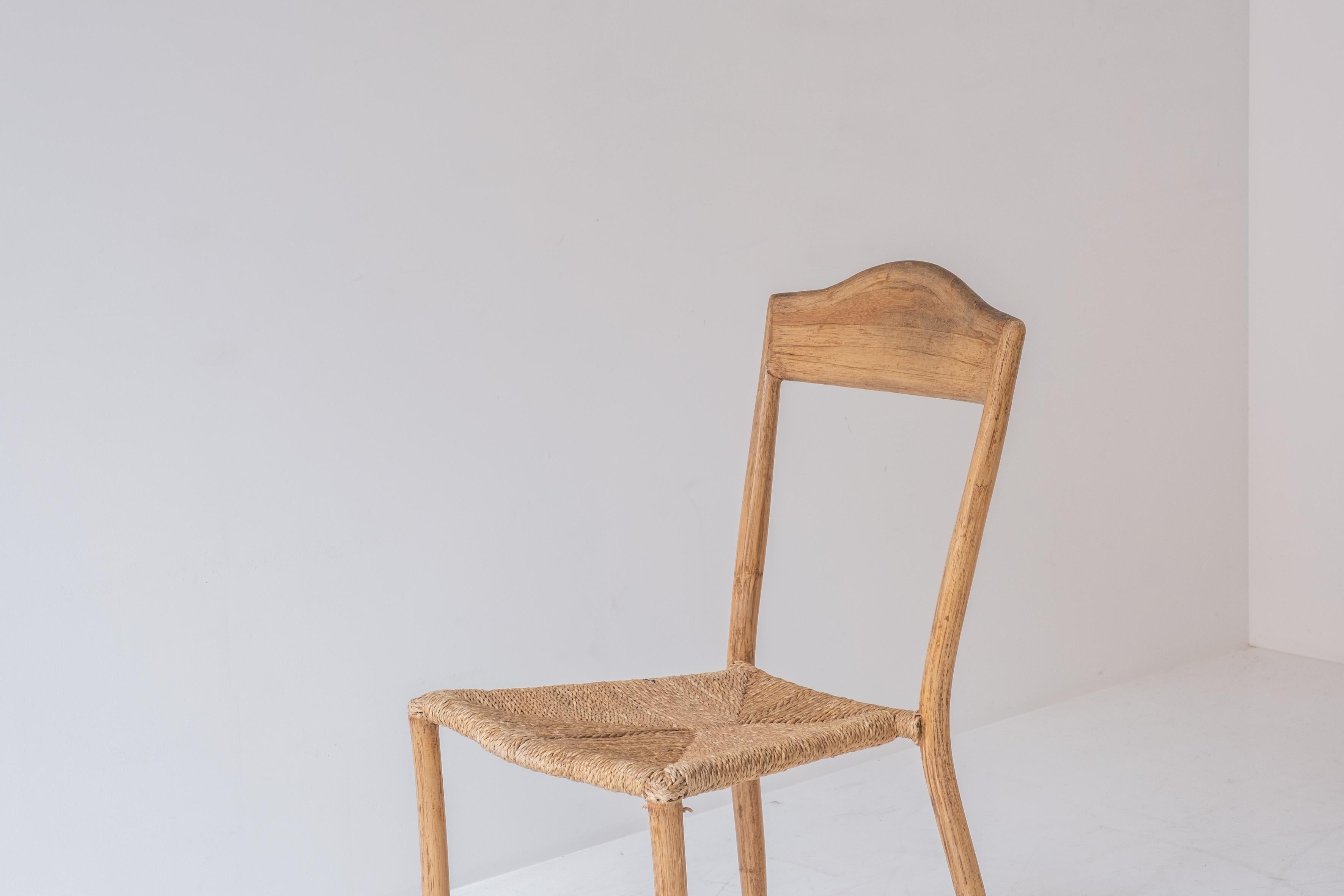 Ensemble de 5 chaises de salle à manger sculpturales de France, conçues dans les années 1960. 2