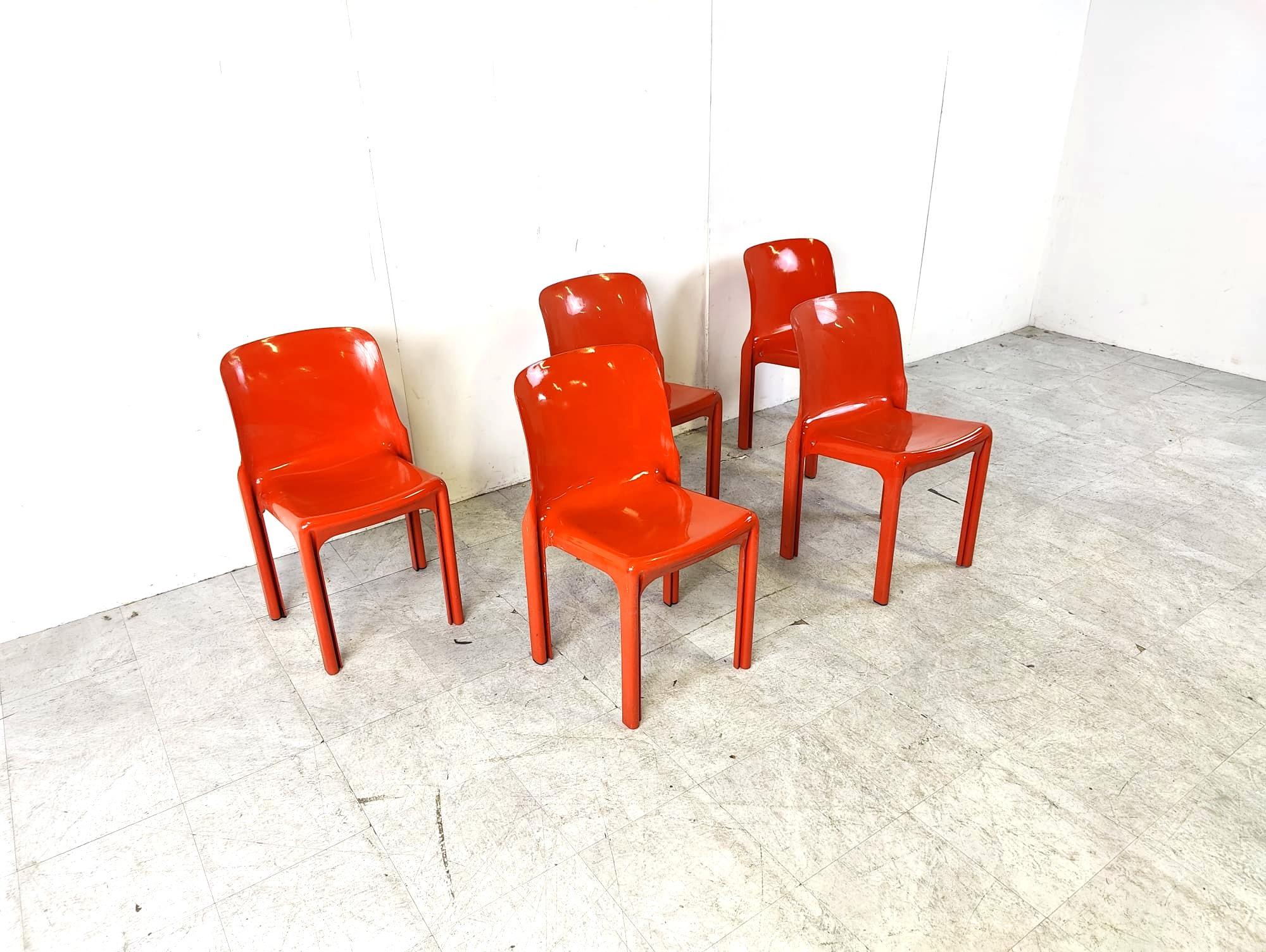Plastic Set of 5 Selene dining chairs by Vico Magistretti for Artemide, 1970s For Sale