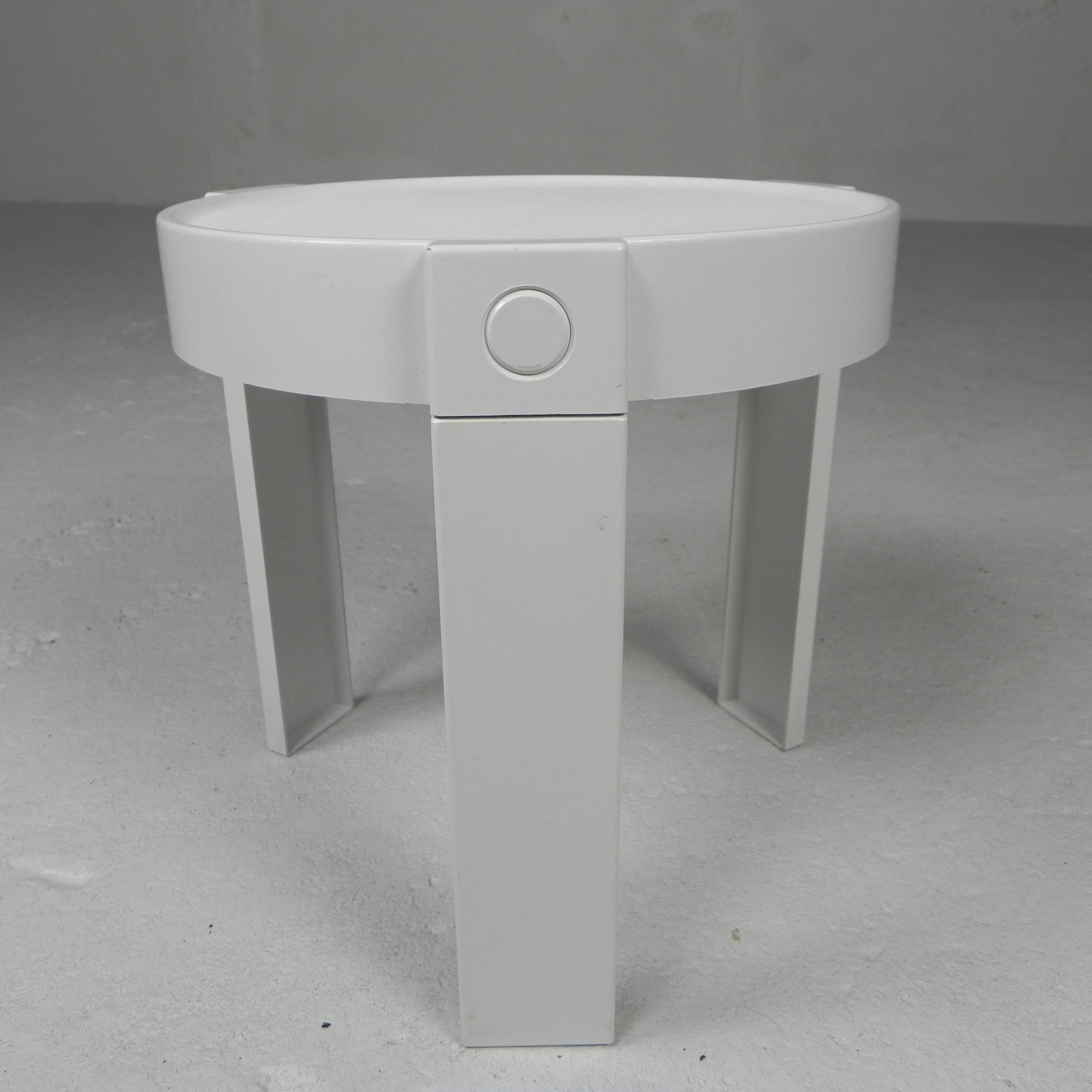 Set of 5 space age side tables, made in Holland For Sale 6