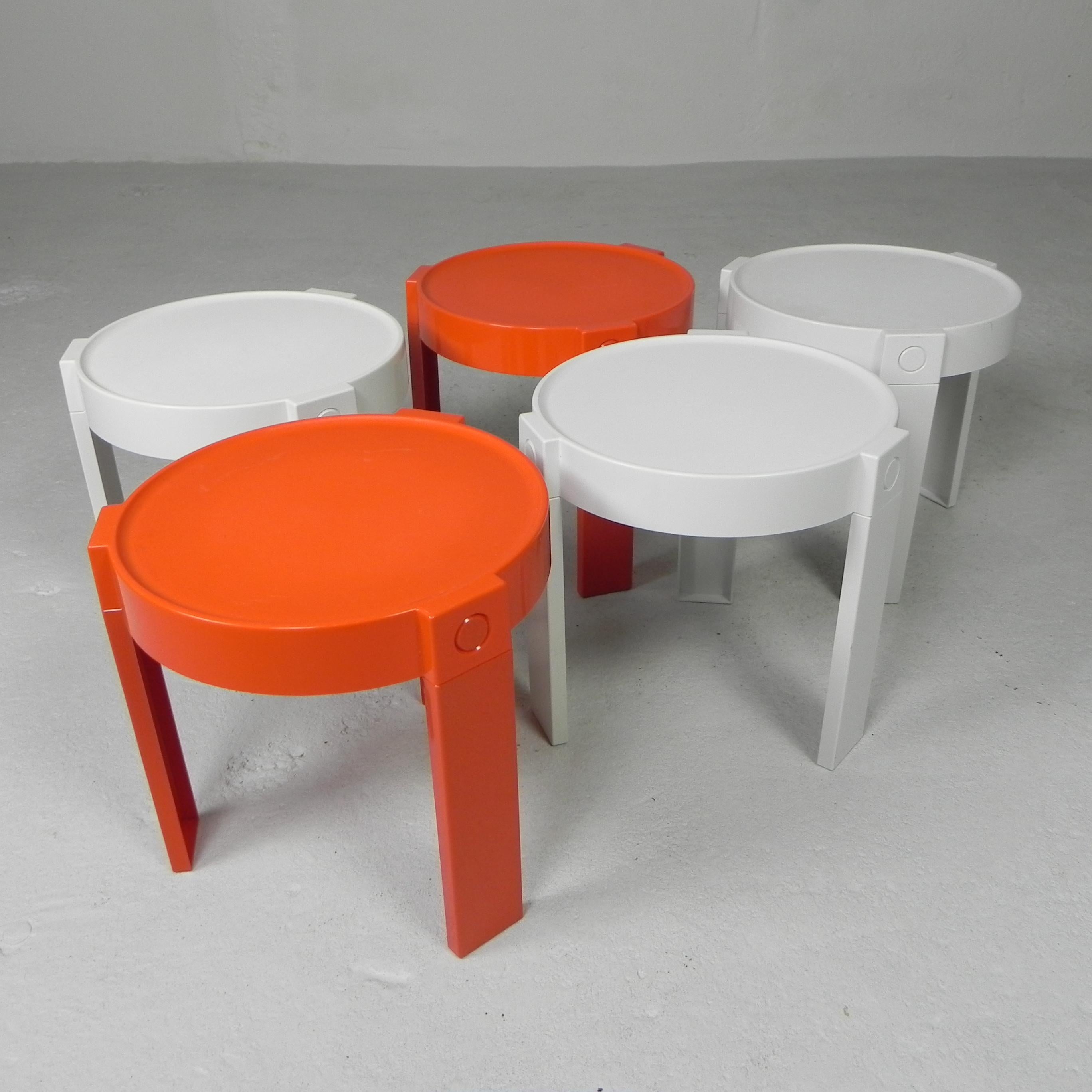 Dutch Set of 5 space age side tables, made in Holland For Sale