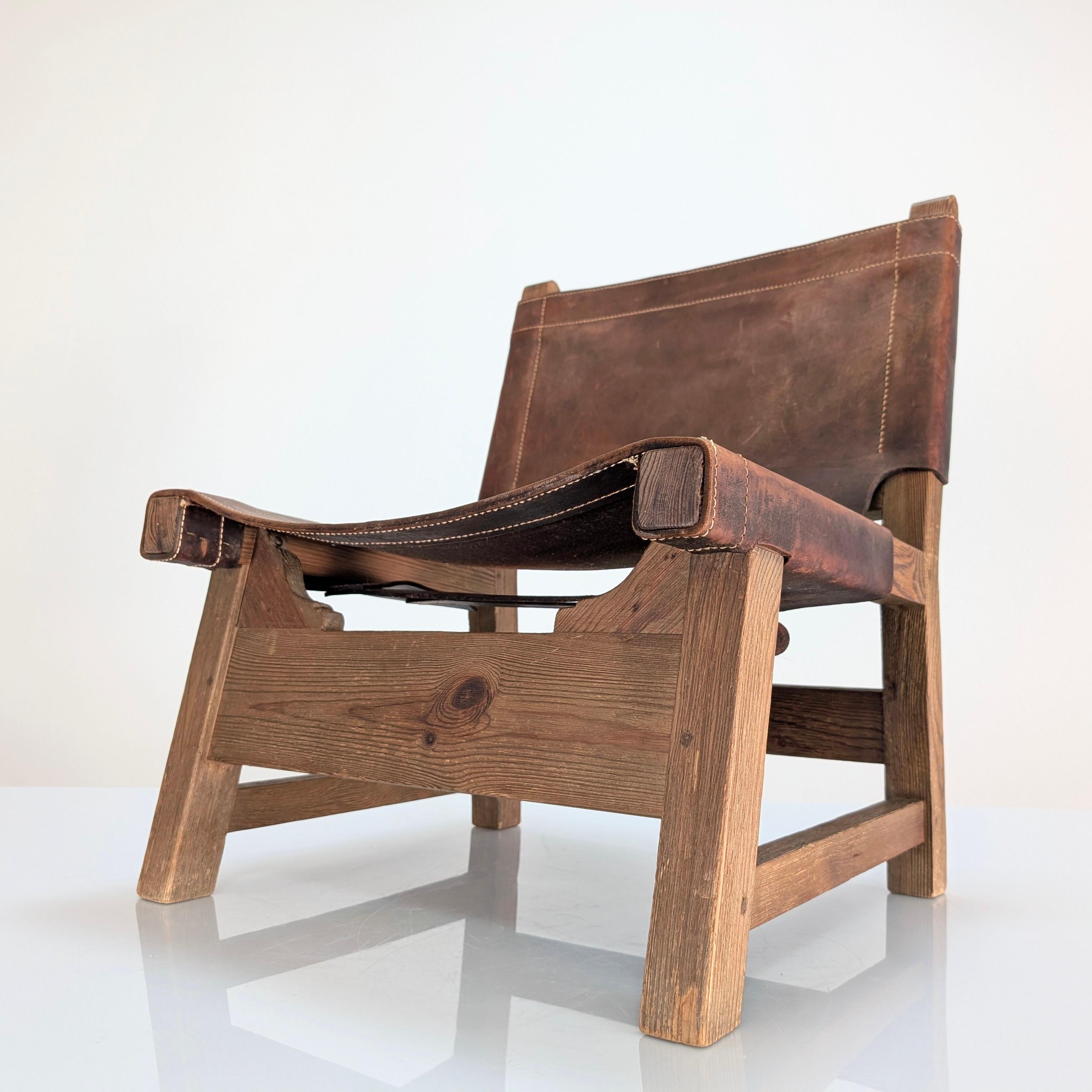Set of 5 Spanish Leather and Oak Chairs, Paco Muñoz Style, 1960s For Sale 6
