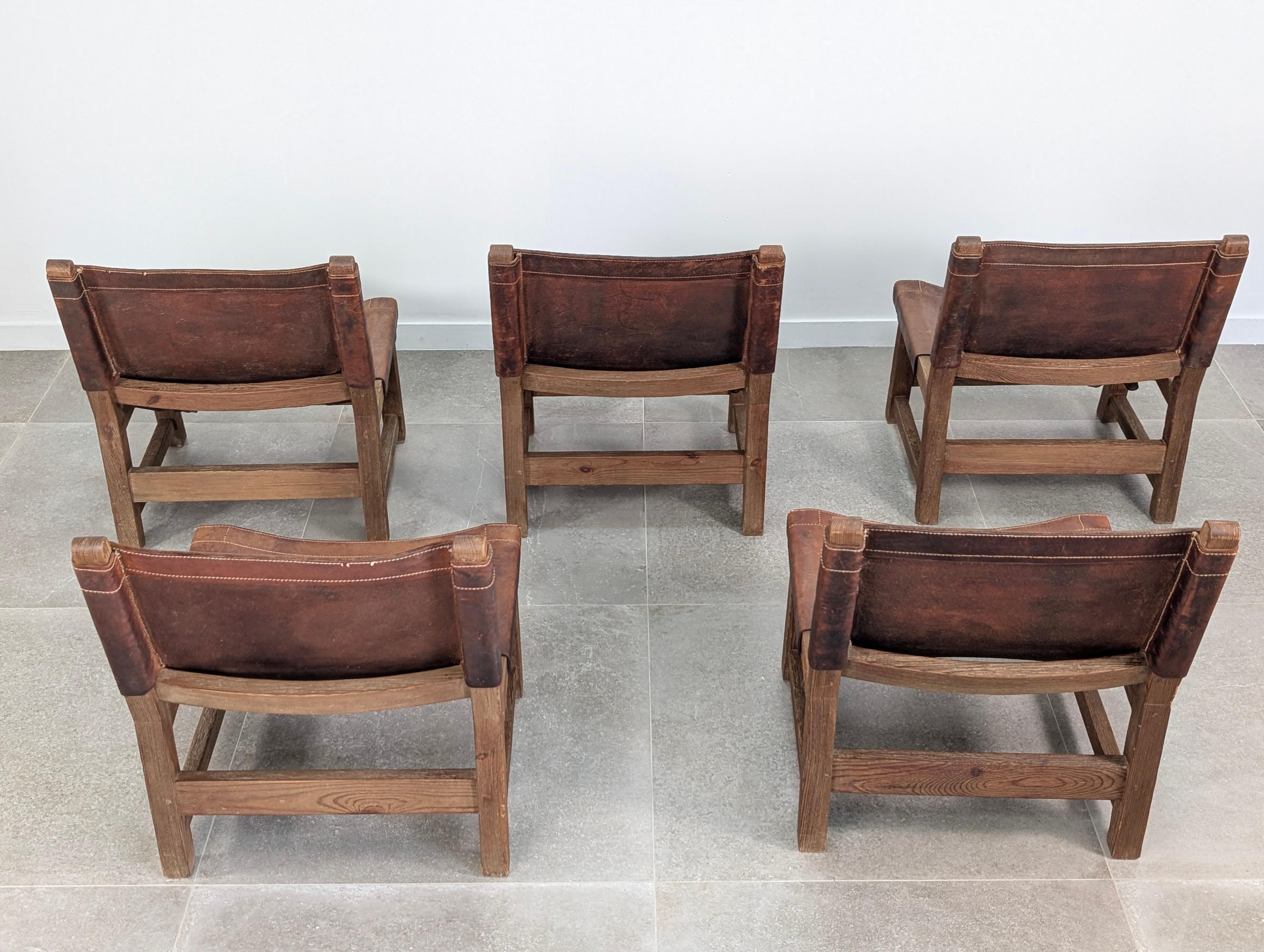 Hand-Crafted Set of 5 Spanish Leather and Oak Chairs, Paco Muñoz Style, 1960s For Sale