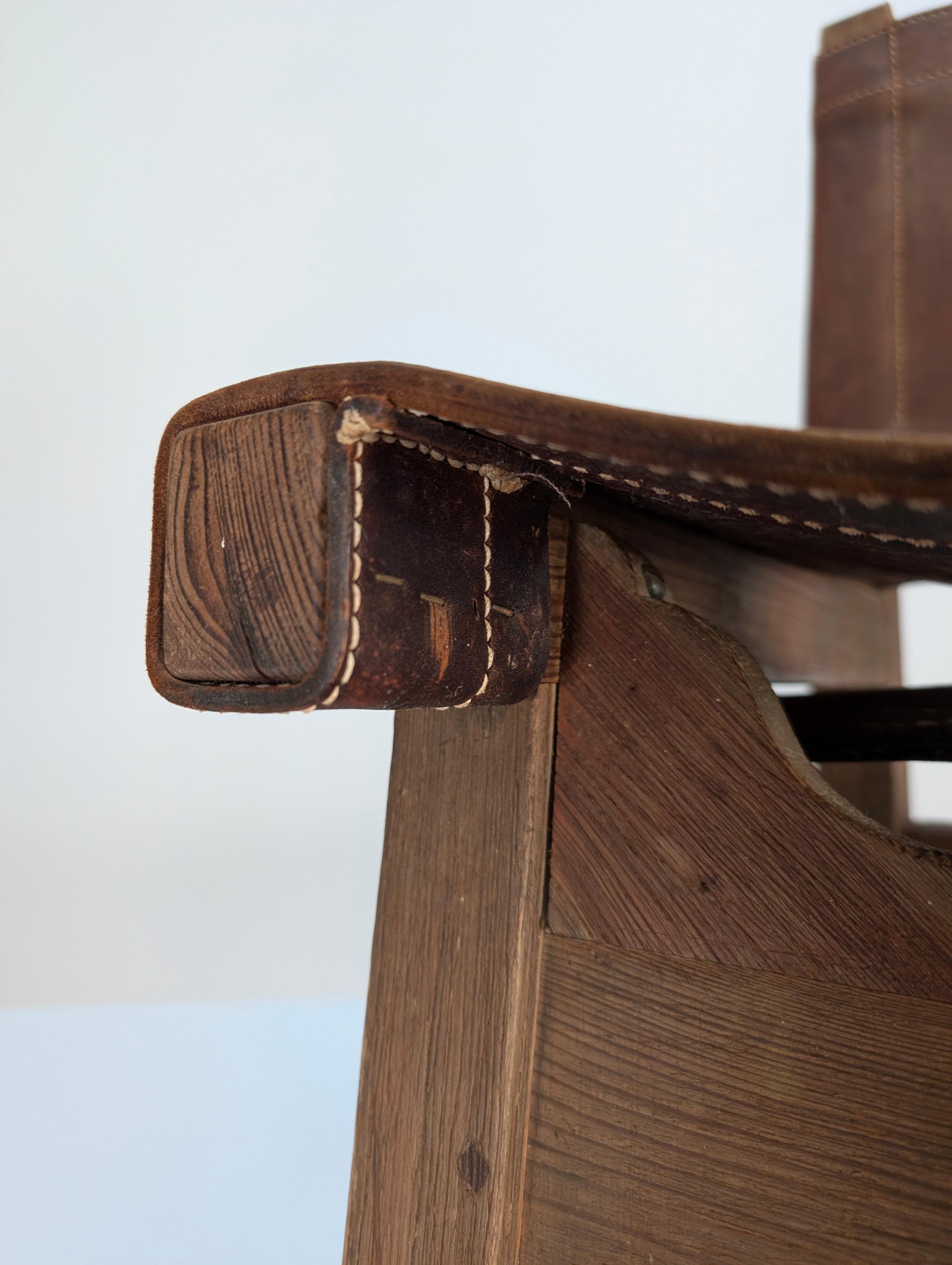 Set of 5 Spanish Leather and Oak Chairs, Paco Muñoz Style, 1960s In Good Condition For Sale In Benalmadena, ES