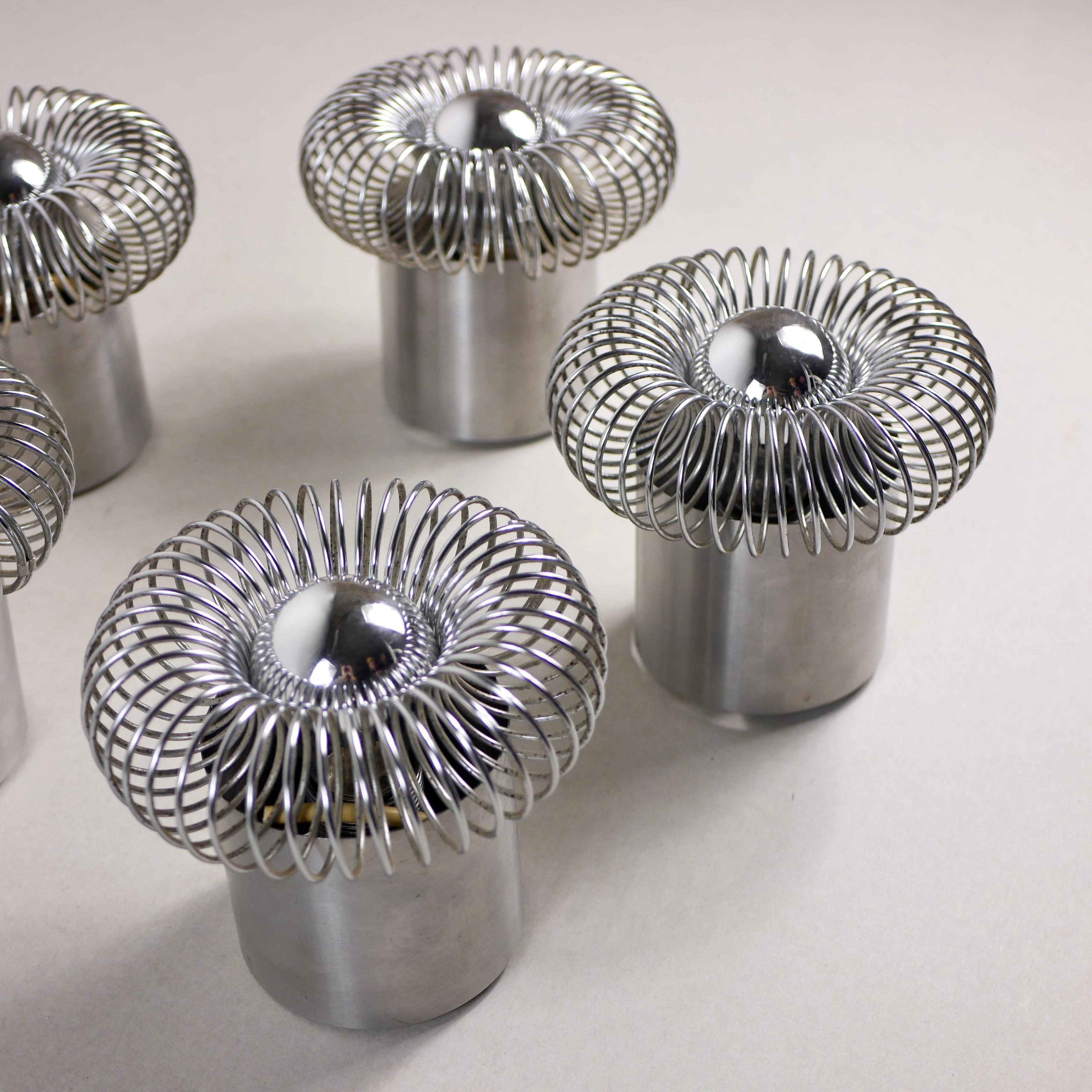 French Set of 5 spring sconces by Philippe Rogier for Oxar, made in France, 1970s For Sale